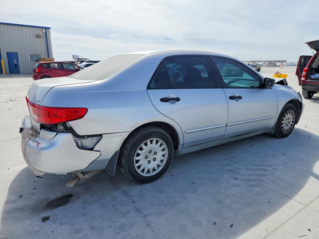 2005 Honda Accord Dx Silver vin: 1HGCM56115A058961