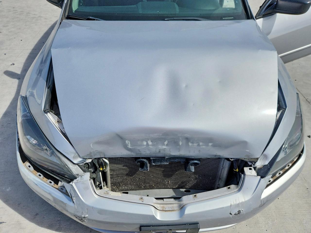 2005 Honda Accord Dx Silver vin: 1HGCM56115A058961
