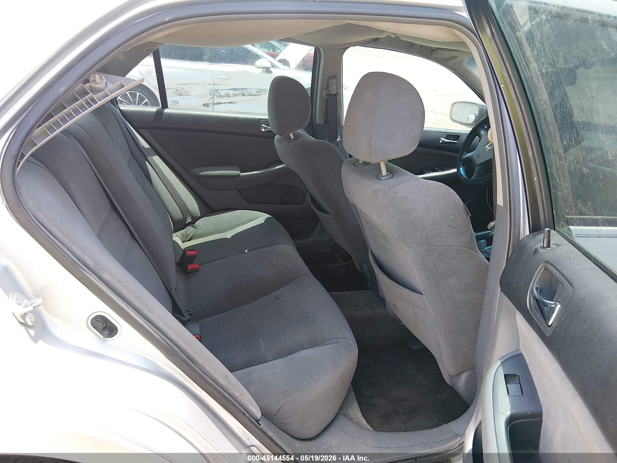 2007 Honda Accord 2.4 Vp Silver vin: 1HGCM56117A196261