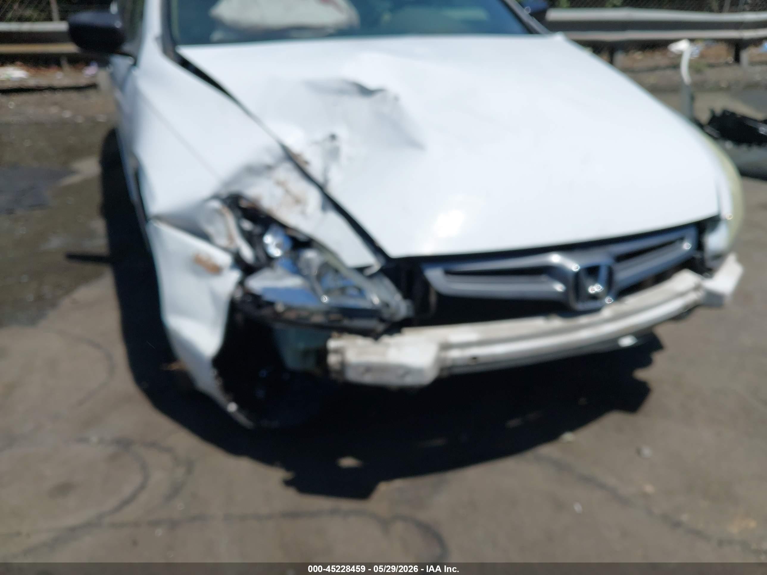 2004 Honda Accord 2.4 Dx White vin: 1HGCM56124A005216