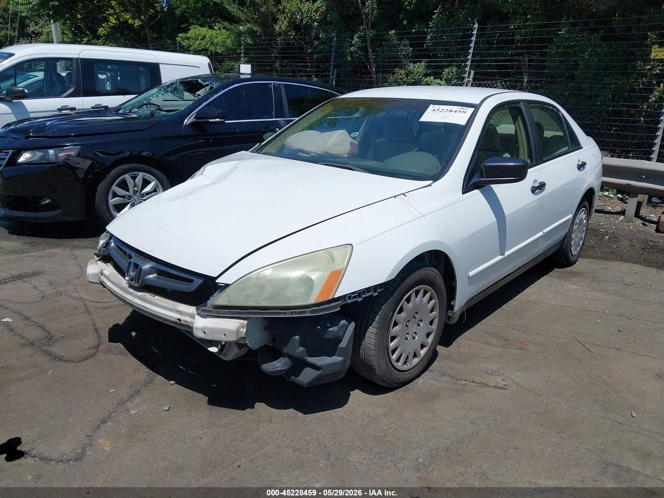 2004 Honda Accord 2.4 Dx White vin: 1HGCM56124A005216