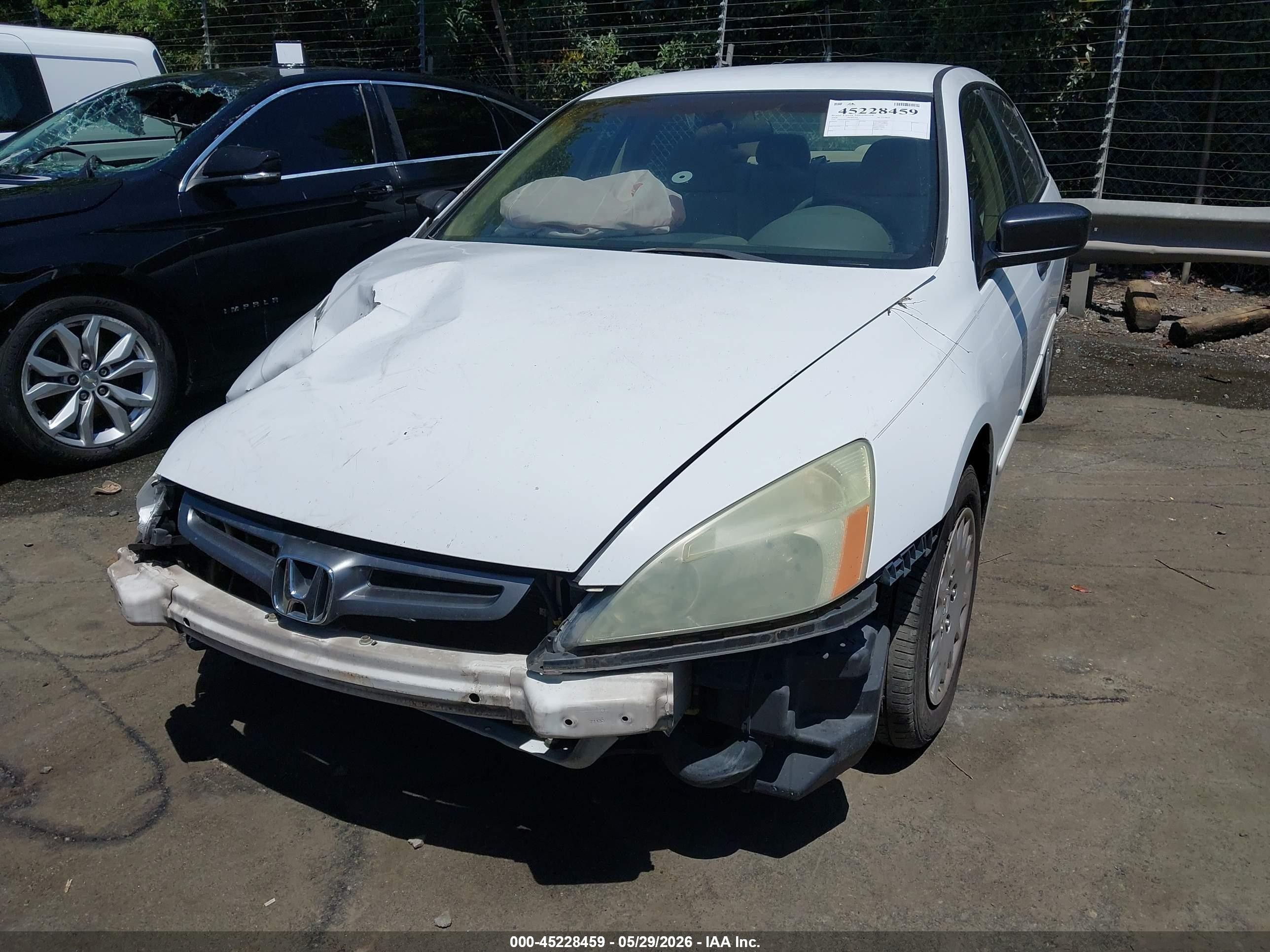 2004 Honda Accord 2.4 Dx White vin: 1HGCM56124A005216
