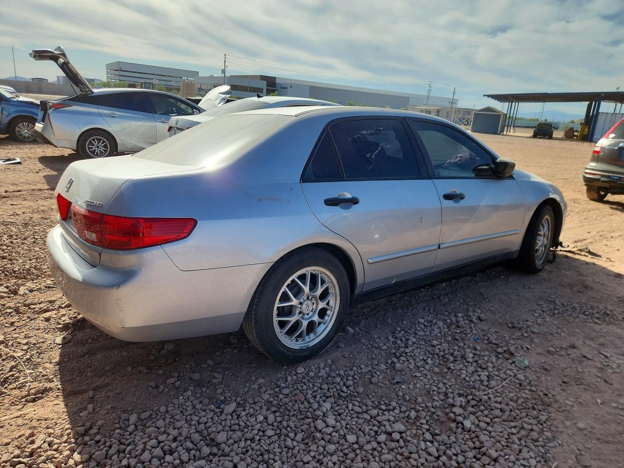 2005 Honda Accord Dx Silver vin: 1HGCM56125A009574