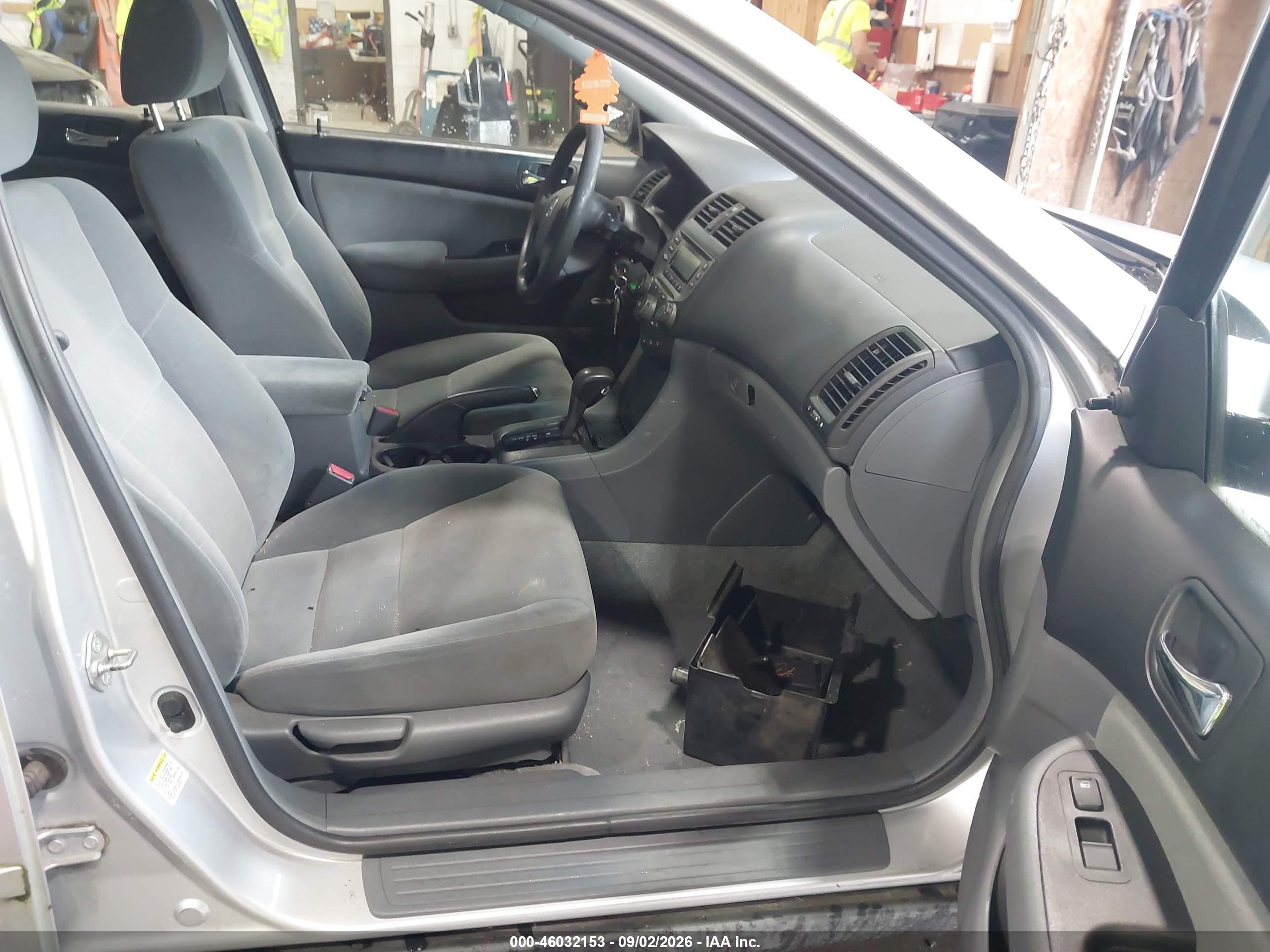 2006 Honda Accord 2.4 Vp Silver vin: 1HGCM56126A107943