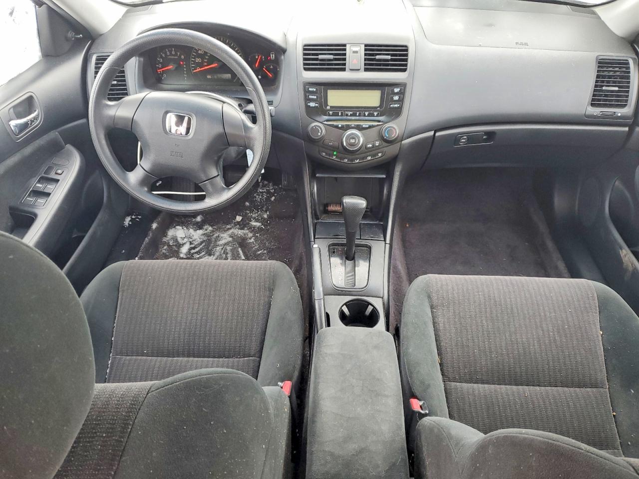 2005 Honda Accord Dx Silver vin: 1HGCM56135A147155