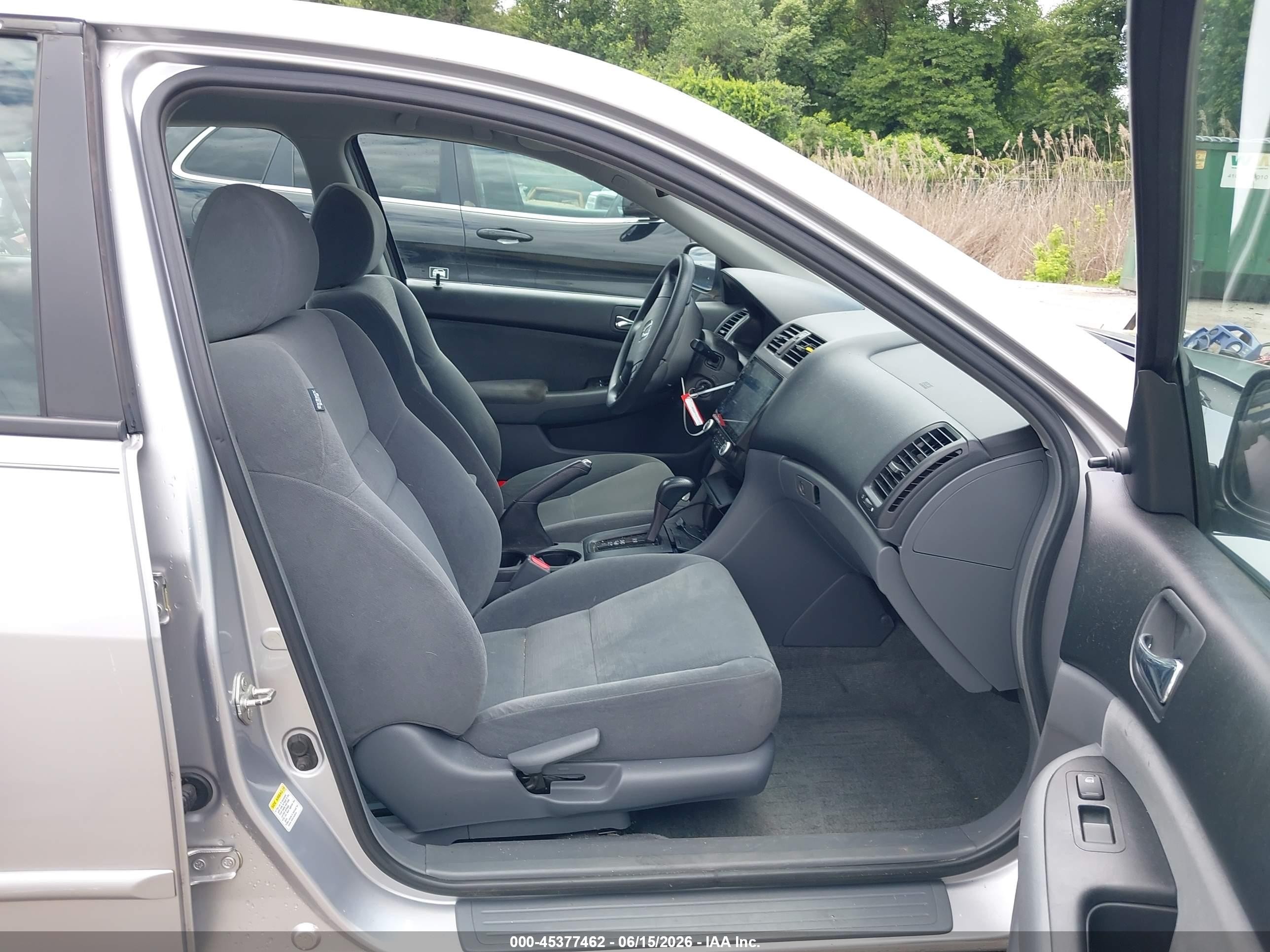 2007 Honda Accord 2.4 Vp Silver vin: 1HGCM56137A210001