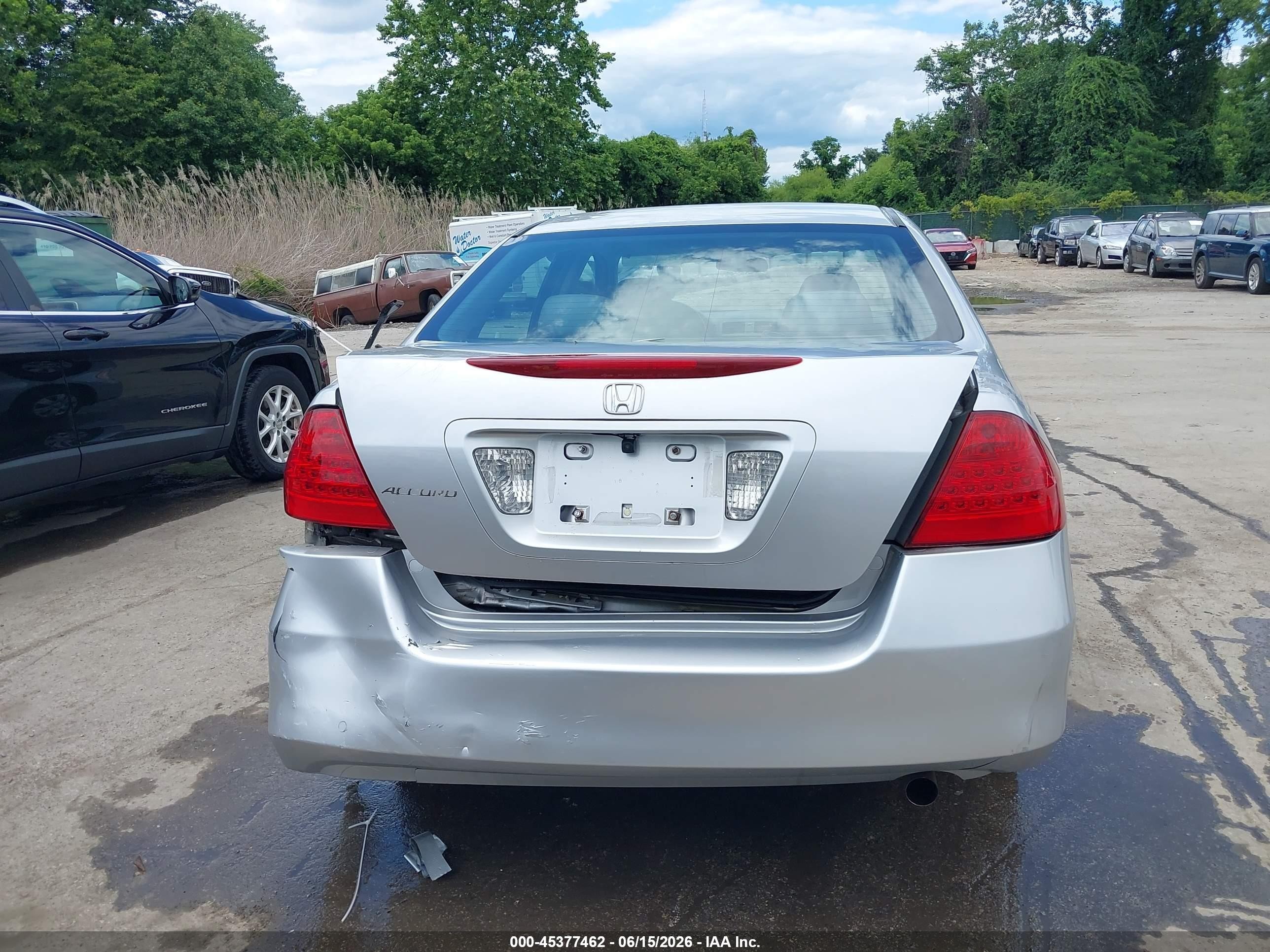 2007 Honda Accord 2.4 Vp Silver vin: 1HGCM56137A210001