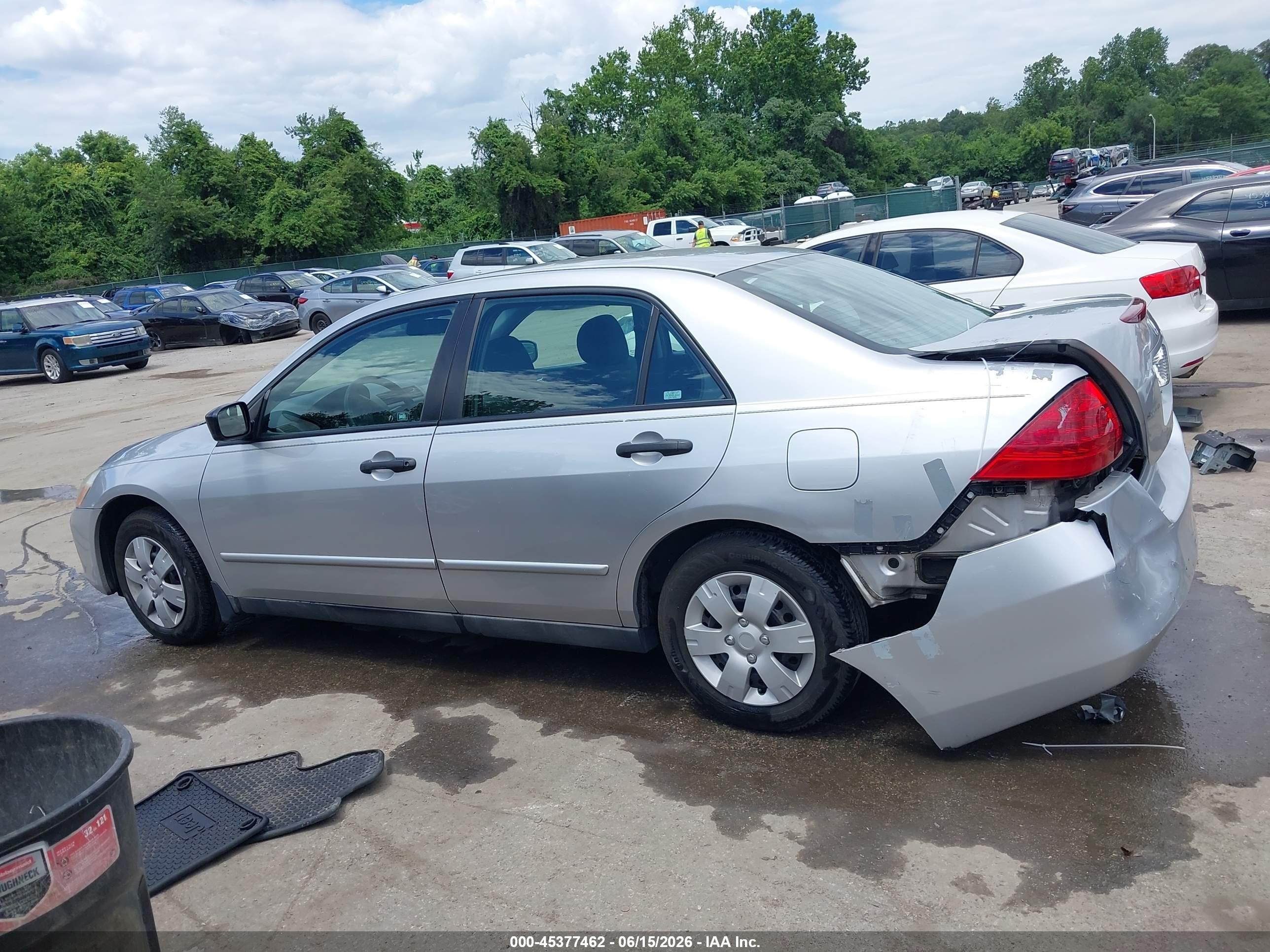 2007 Honda Accord 2.4 Vp Silver vin: 1HGCM56137A210001