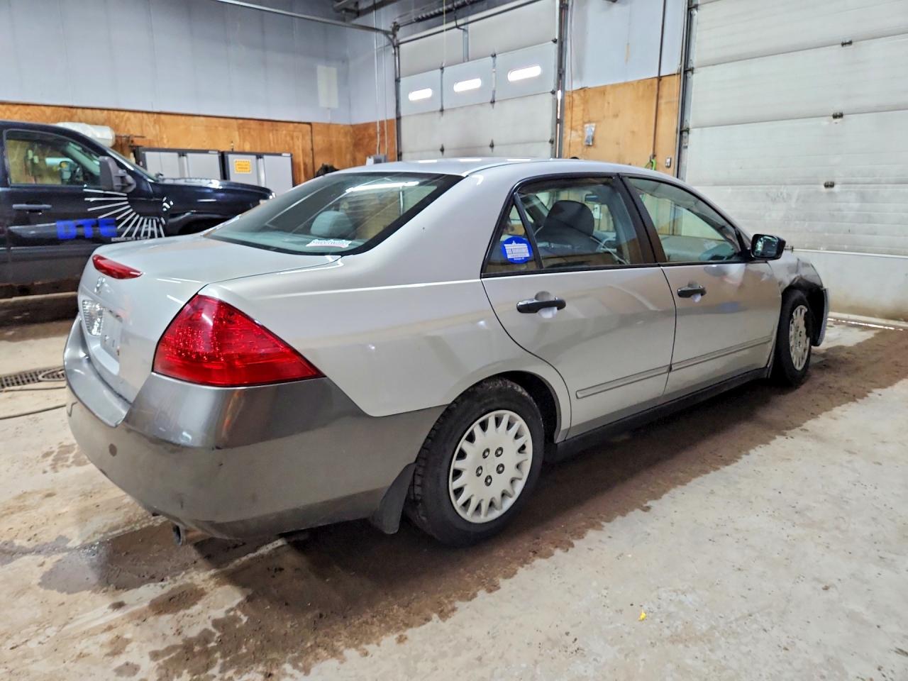 2007 Honda Accord Value Серебряный vin: 1HGCM56147A215675