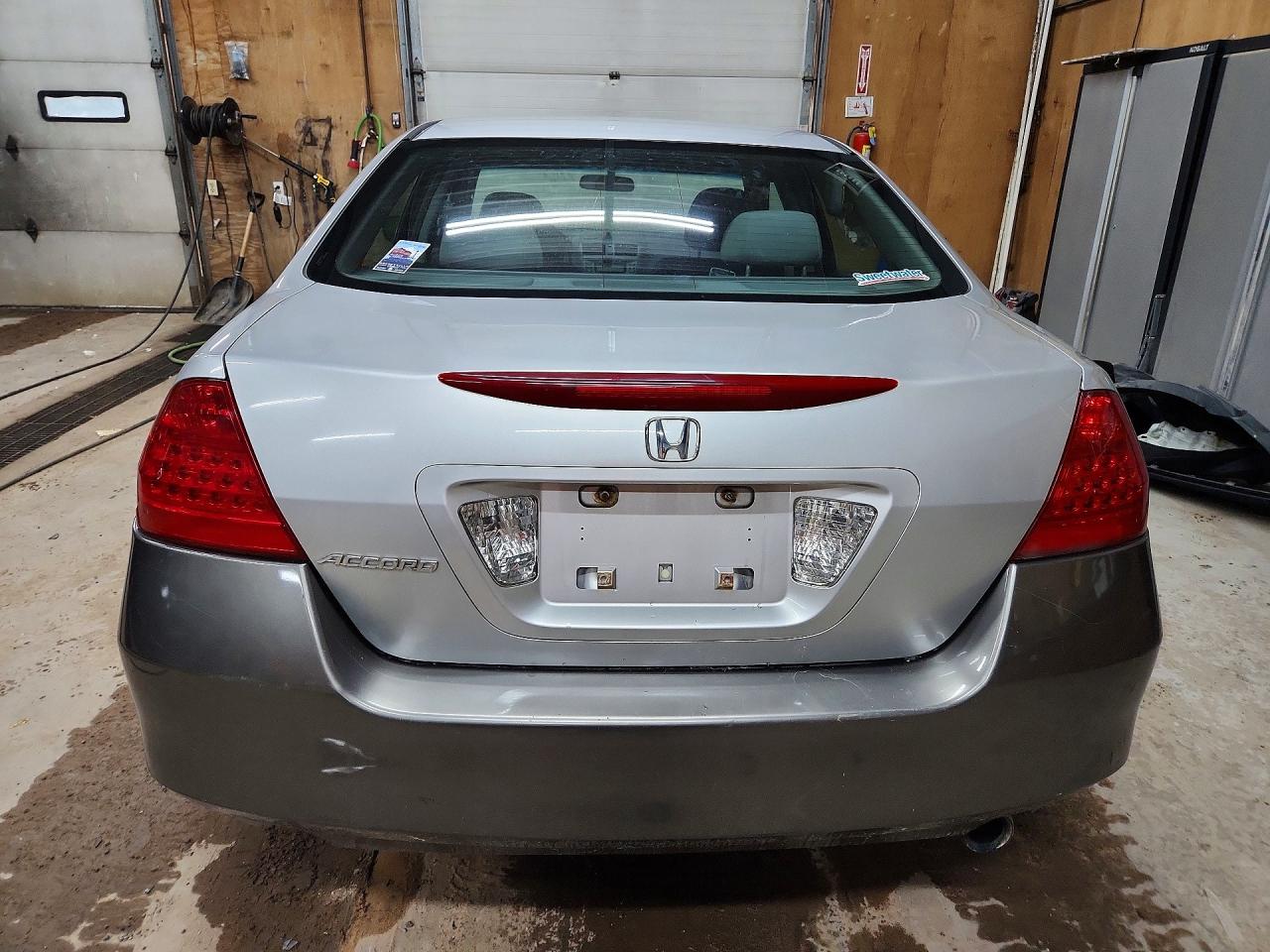 2007 Honda Accord Value Серебряный vin: 1HGCM56147A215675
