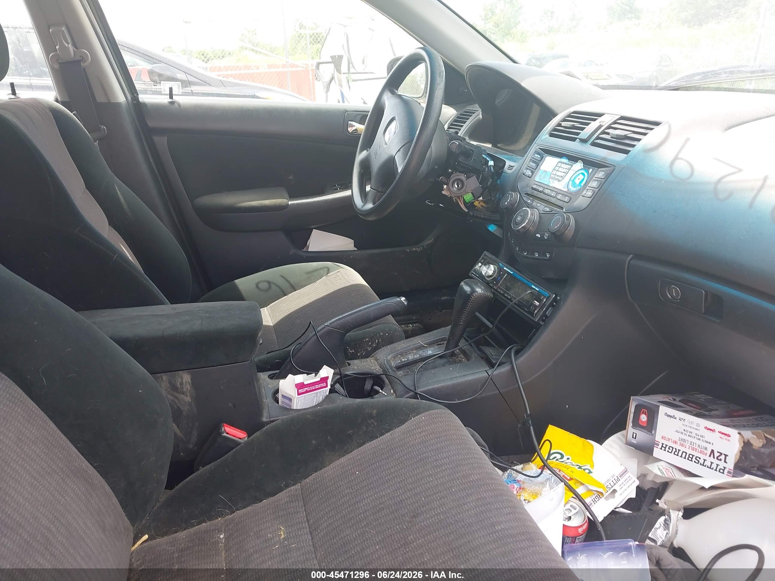 2005 Honda Accord 2.4 Dx Silver vin: 1HGCM56155A166368