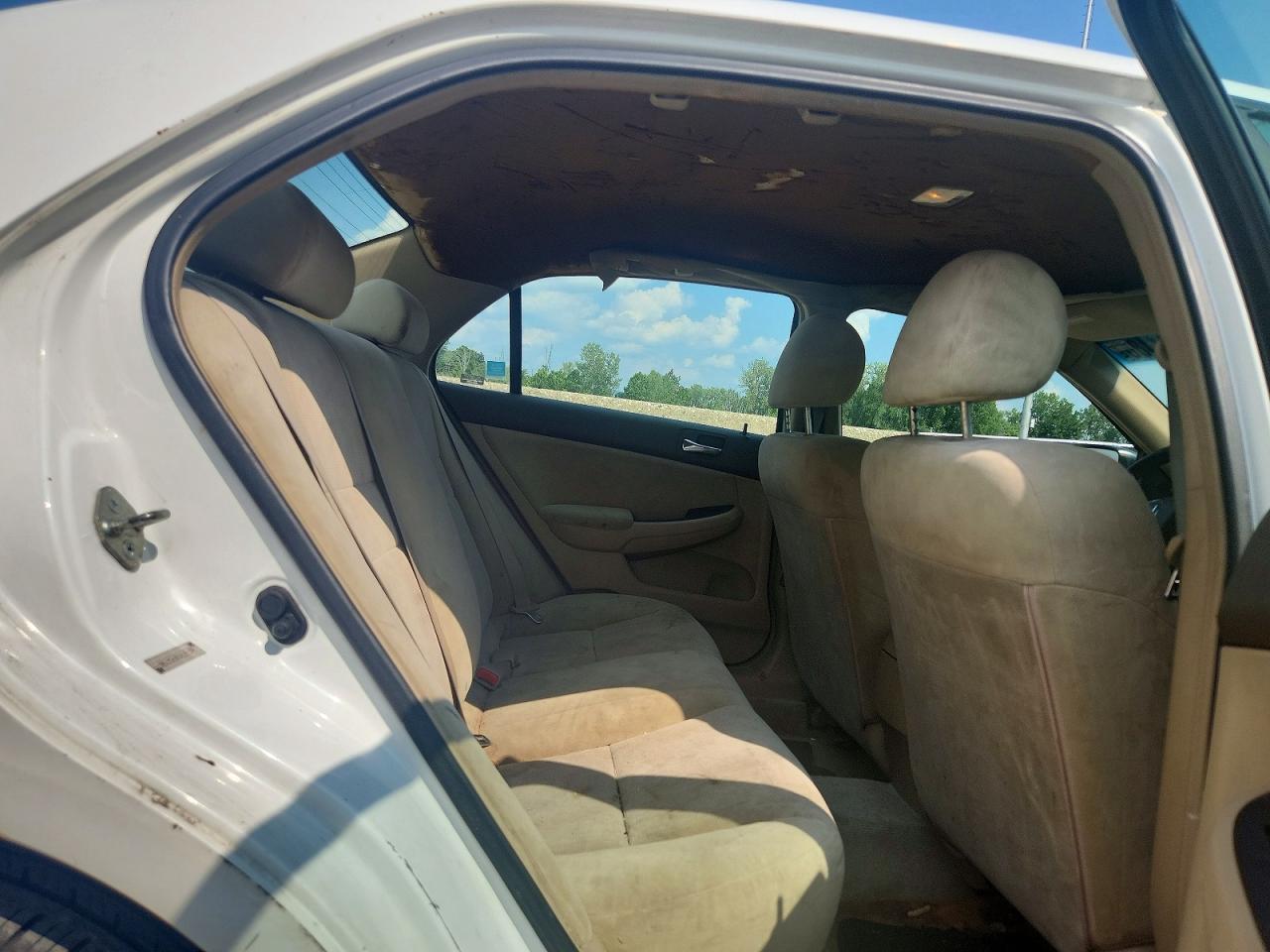 2003 Honda Accord Dx Белый vin: 1HGCM56163A109934
