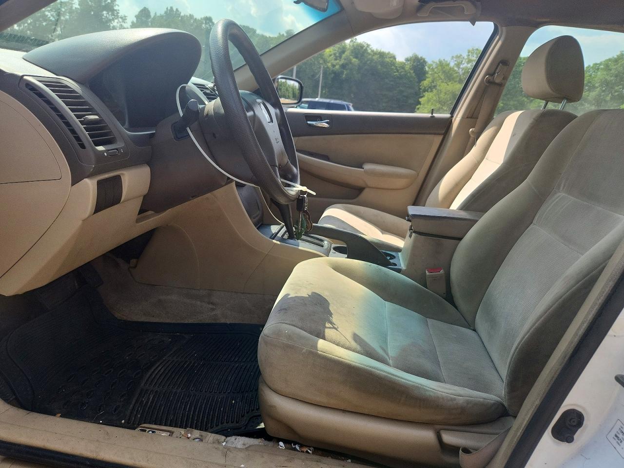 2003 Honda Accord Dx Белый vin: 1HGCM56163A109934