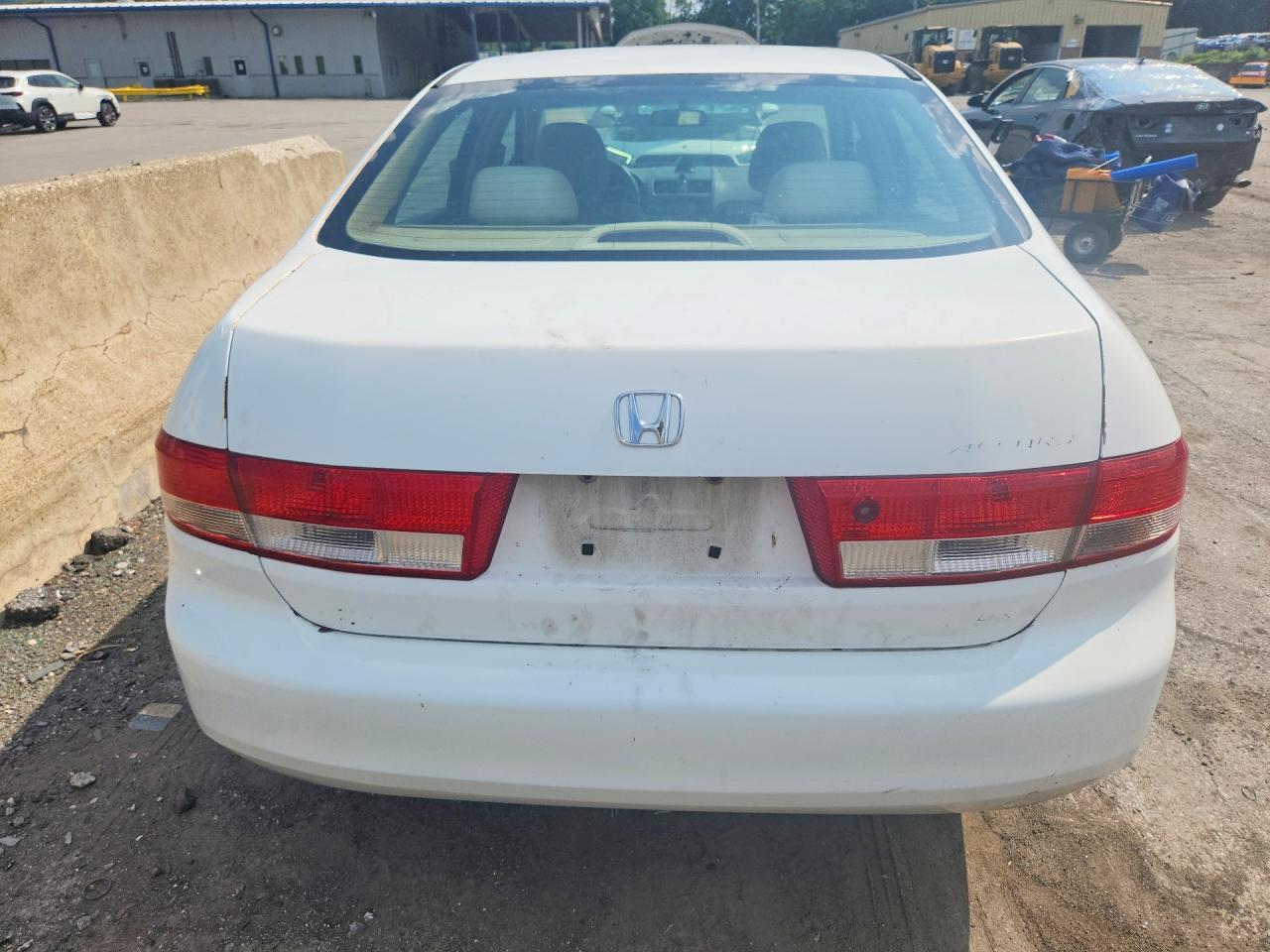 2003 Honda Accord Dx Белый vin: 1HGCM56163A109934