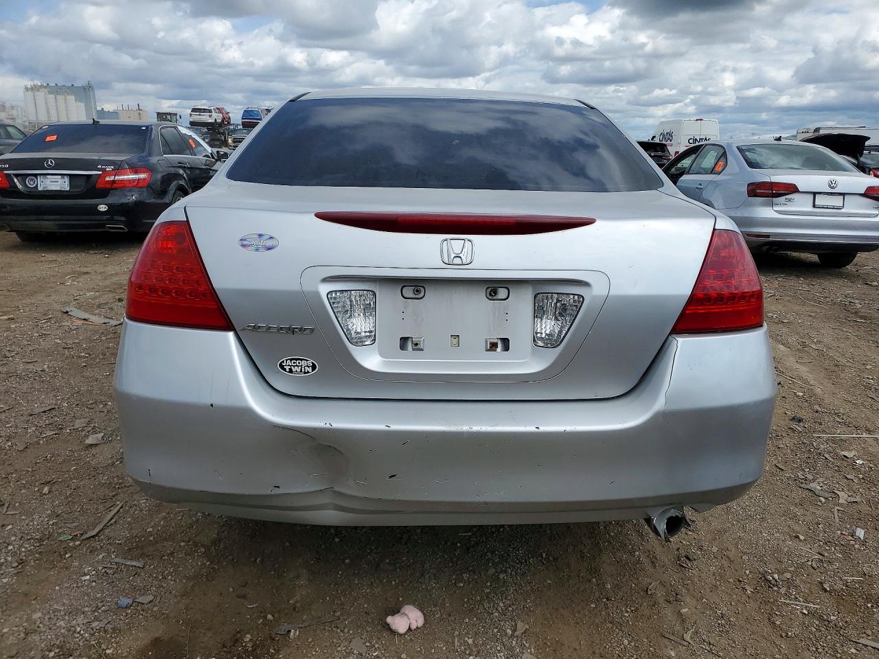 2006 Honda Accord Value Silver vin: 1HGCM56166A120422
