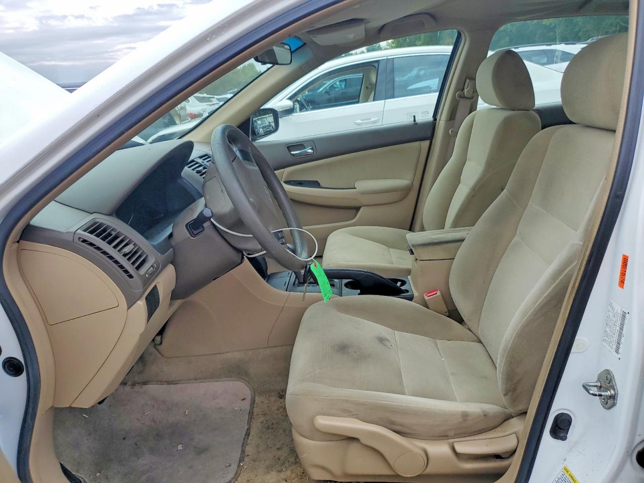2007 Honda Accord Value White vin: 1HGCM56167A152448