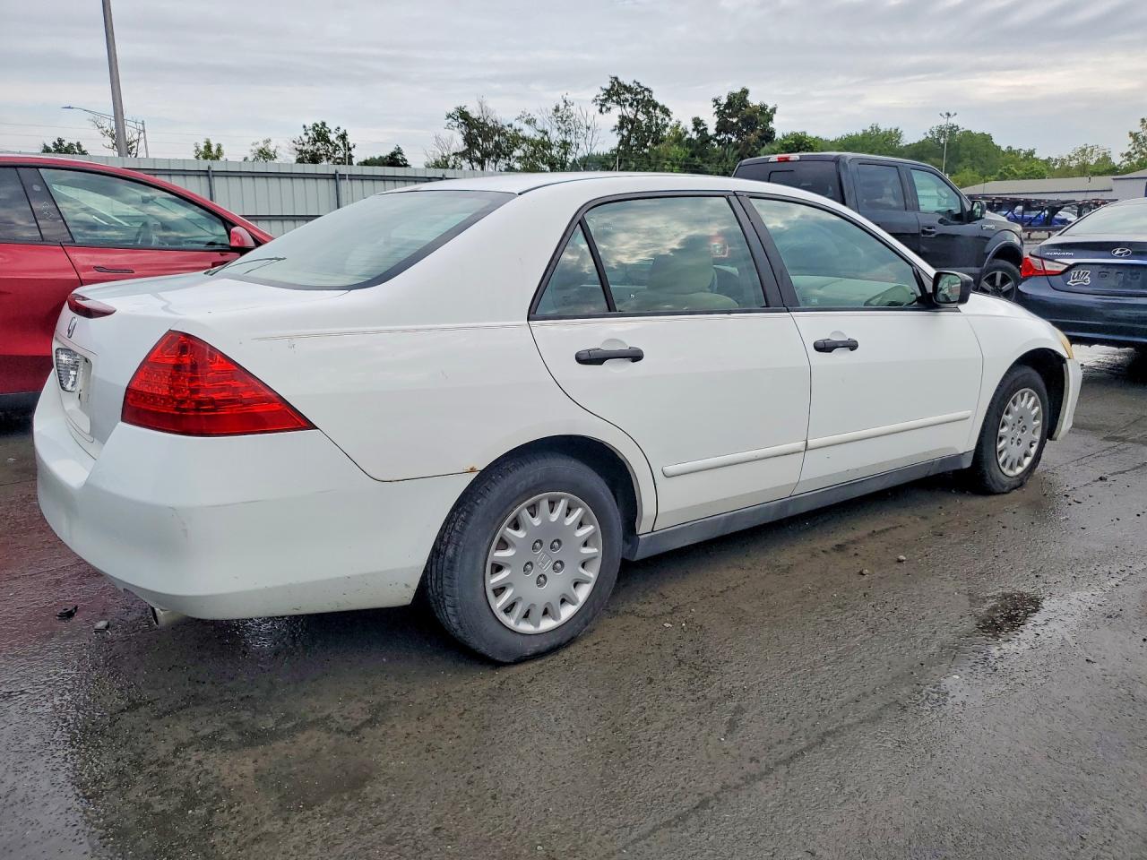 2007 Honda Accord Value White vin: 1HGCM56167A152448