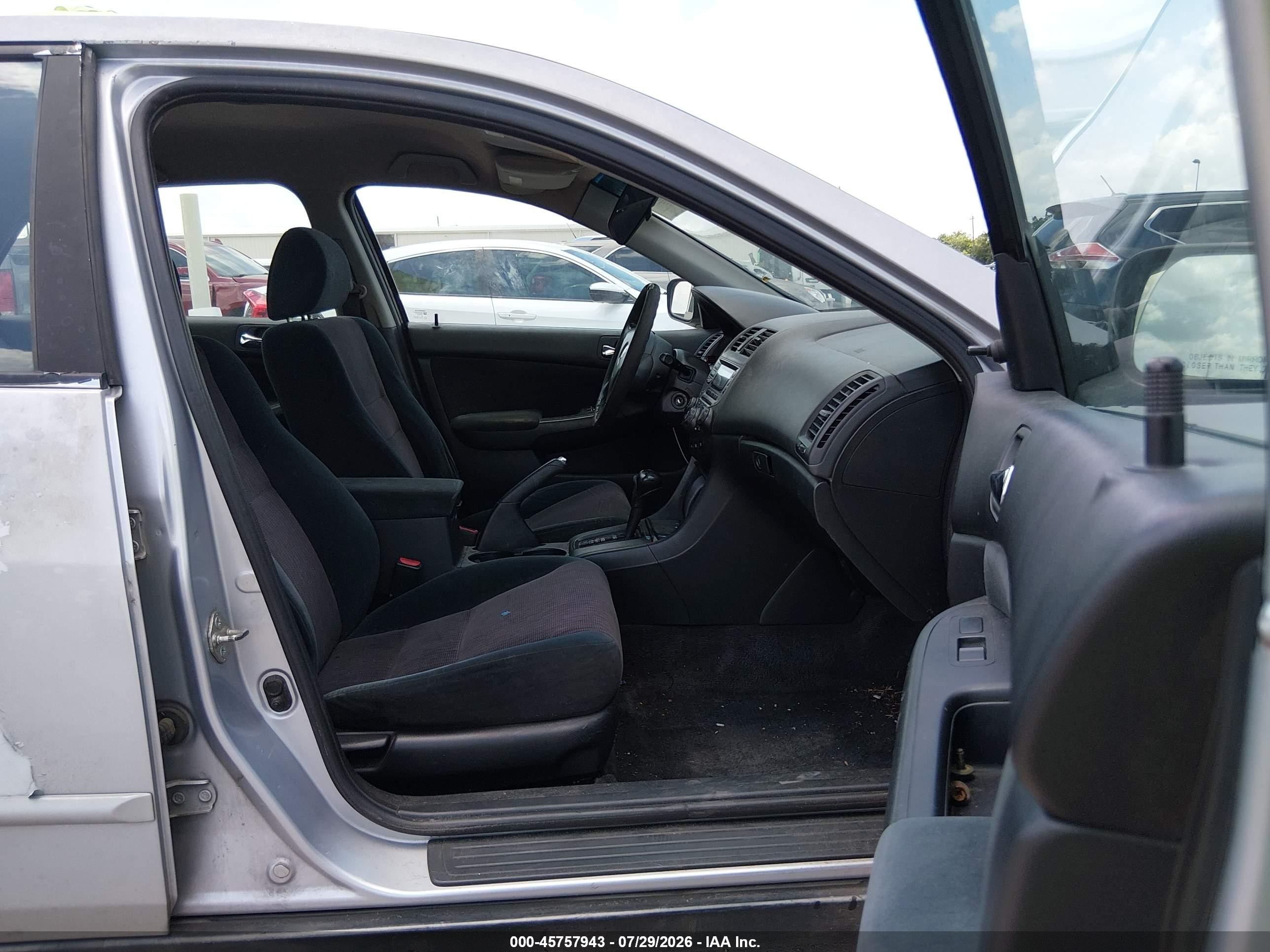 2003 Honda Accord 2.4 Dx Silver vin: 1HGCM56173A074093