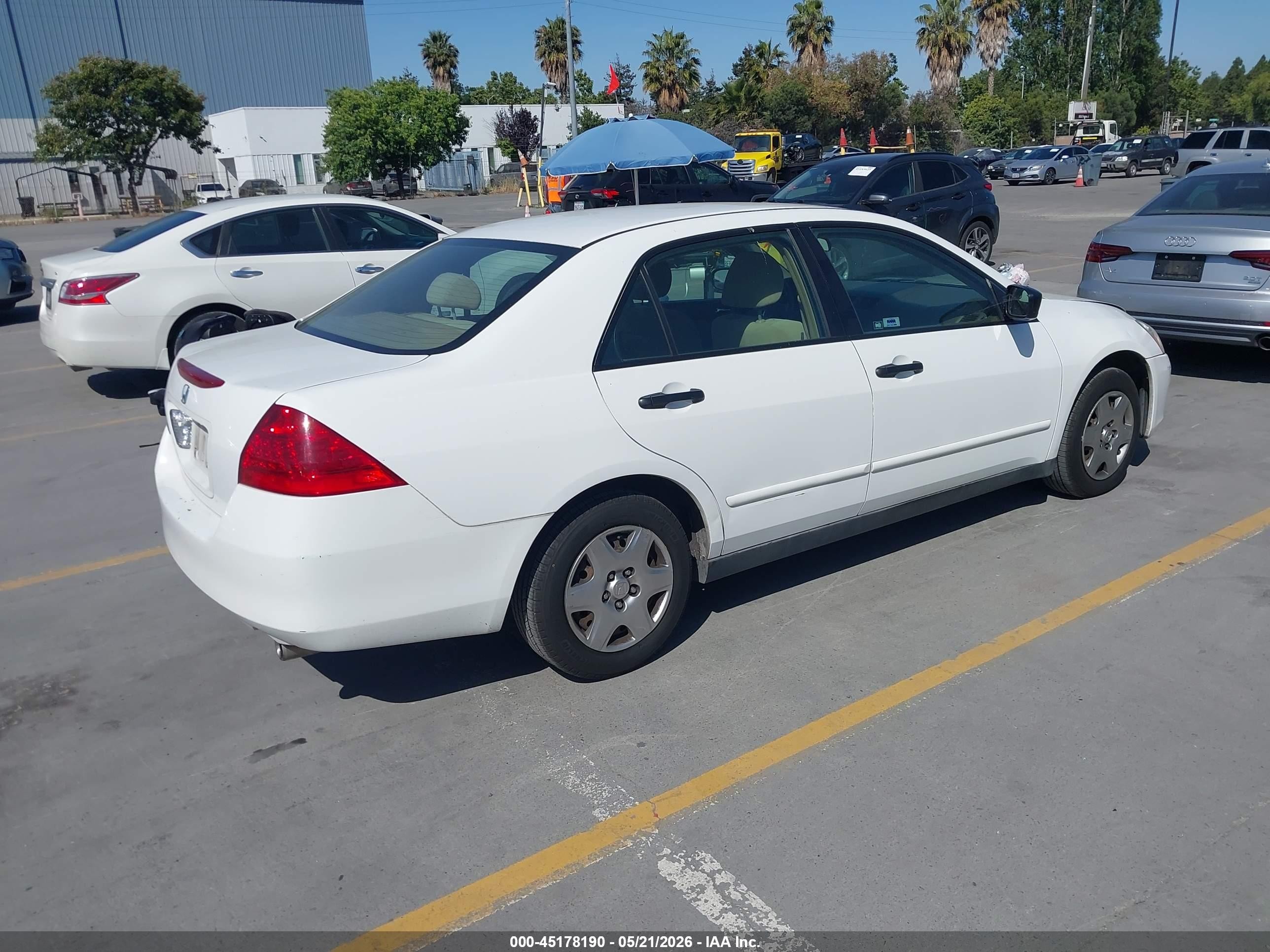 2007 Honda Accord 2.4 Vp White vin: 1HGCM56177A202337