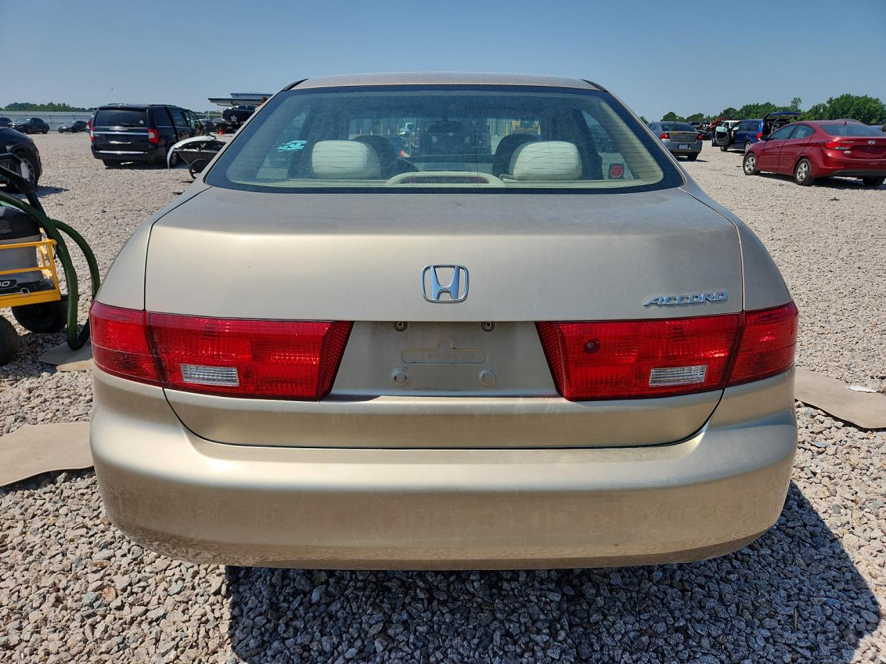 2005 Honda Accord Dx Gold vin: 1HGCM56185A124096