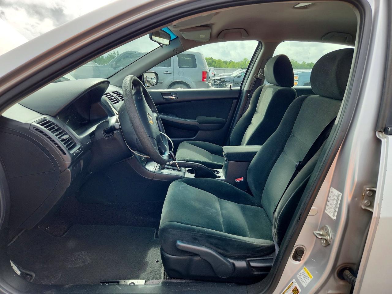2006 Honda Accord Value Silver vin: 1HGCM56186A167404