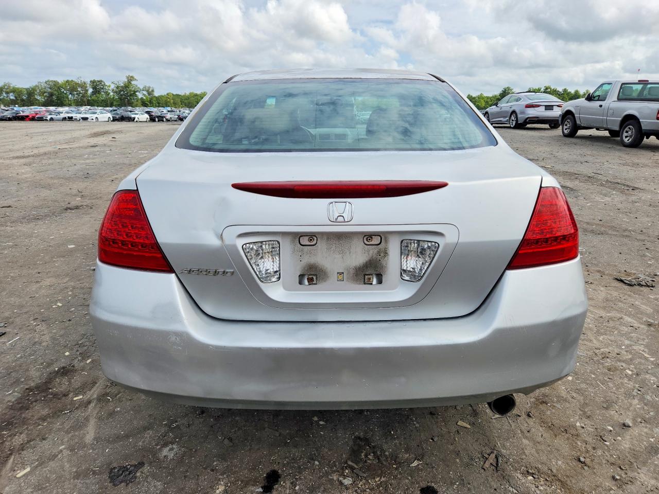 2006 Honda Accord Value Silver vin: 1HGCM56186A167404