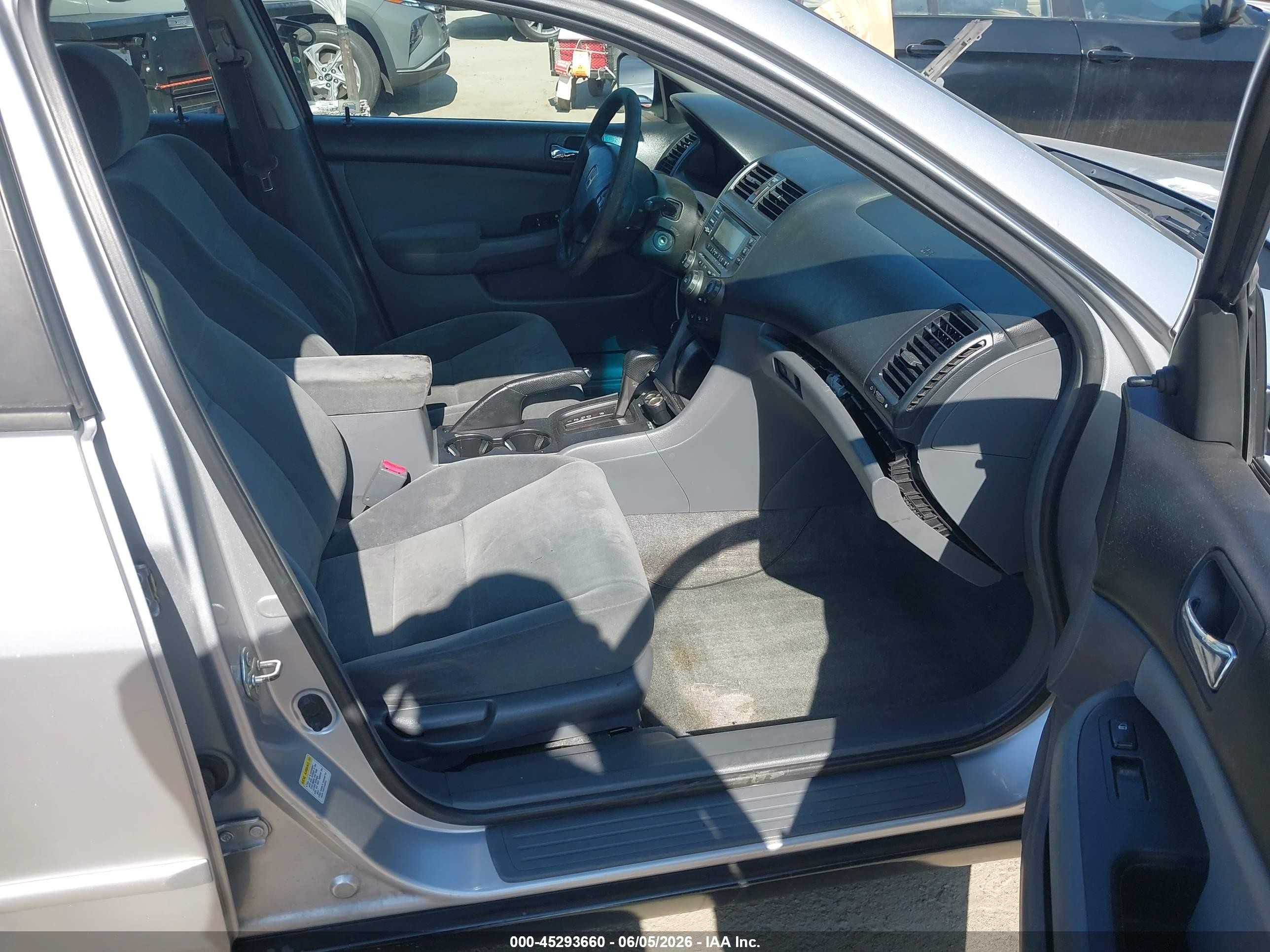 2007 Honda Accord 2.4 Vp Серый vin: 1HGCM56197A128192