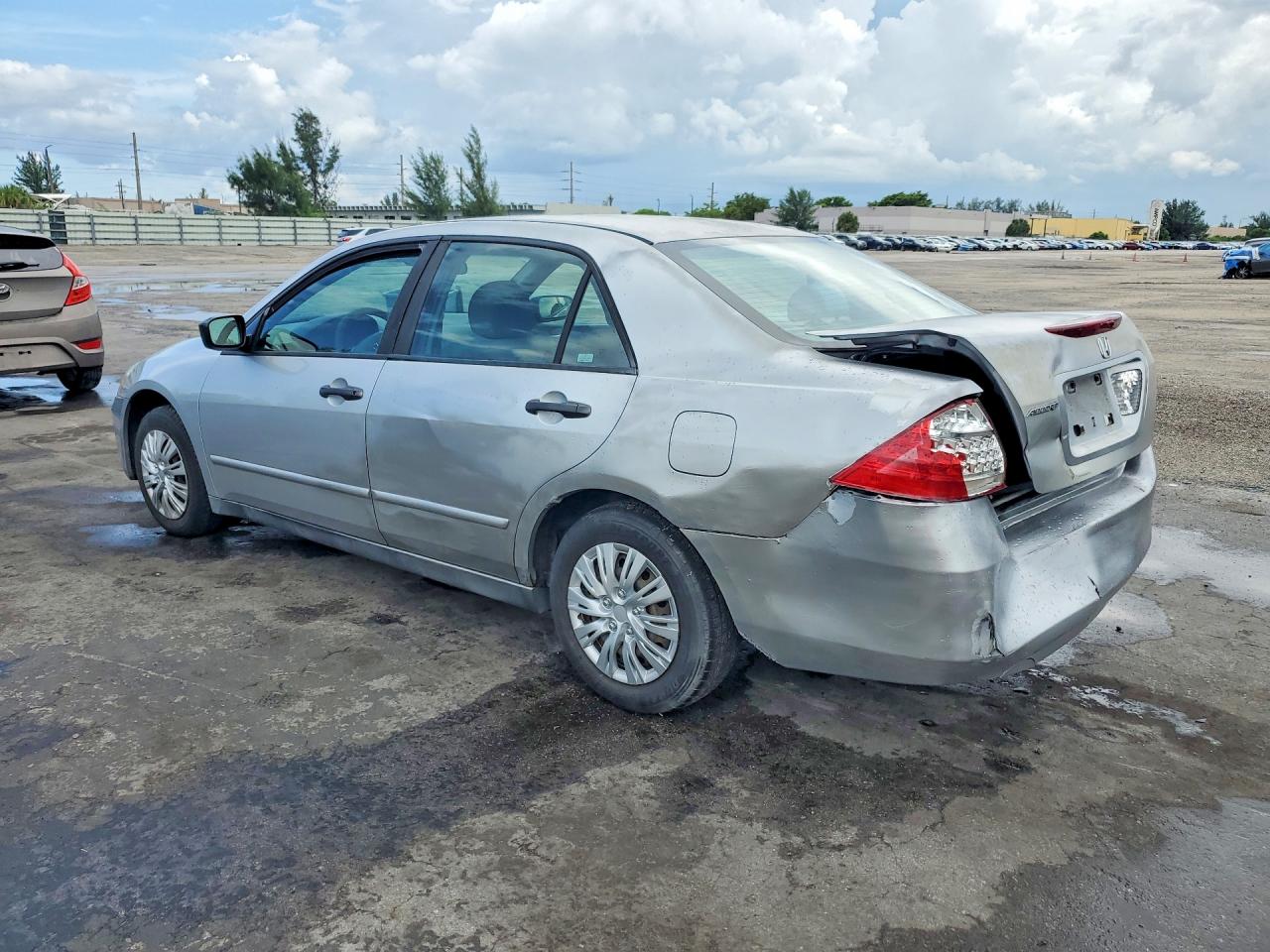 2007 Honda Accord Value Серебряный vin: 1HGCM56197A217079