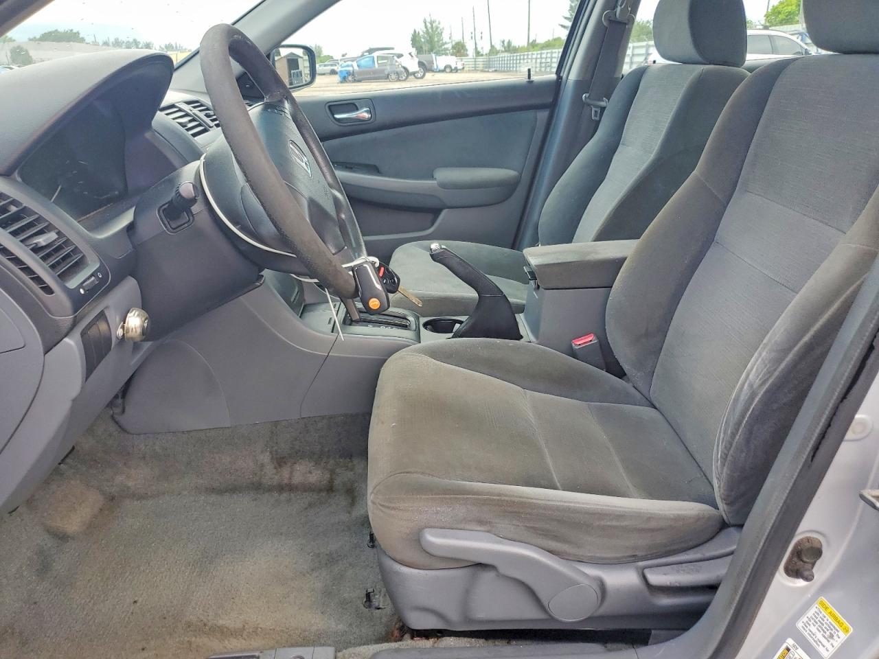 2007 Honda Accord Value Серебряный vin: 1HGCM56197A217079