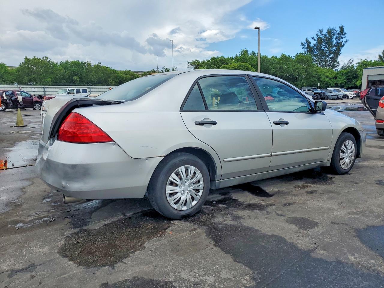 2007 Honda Accord Value Серебряный vin: 1HGCM56197A217079