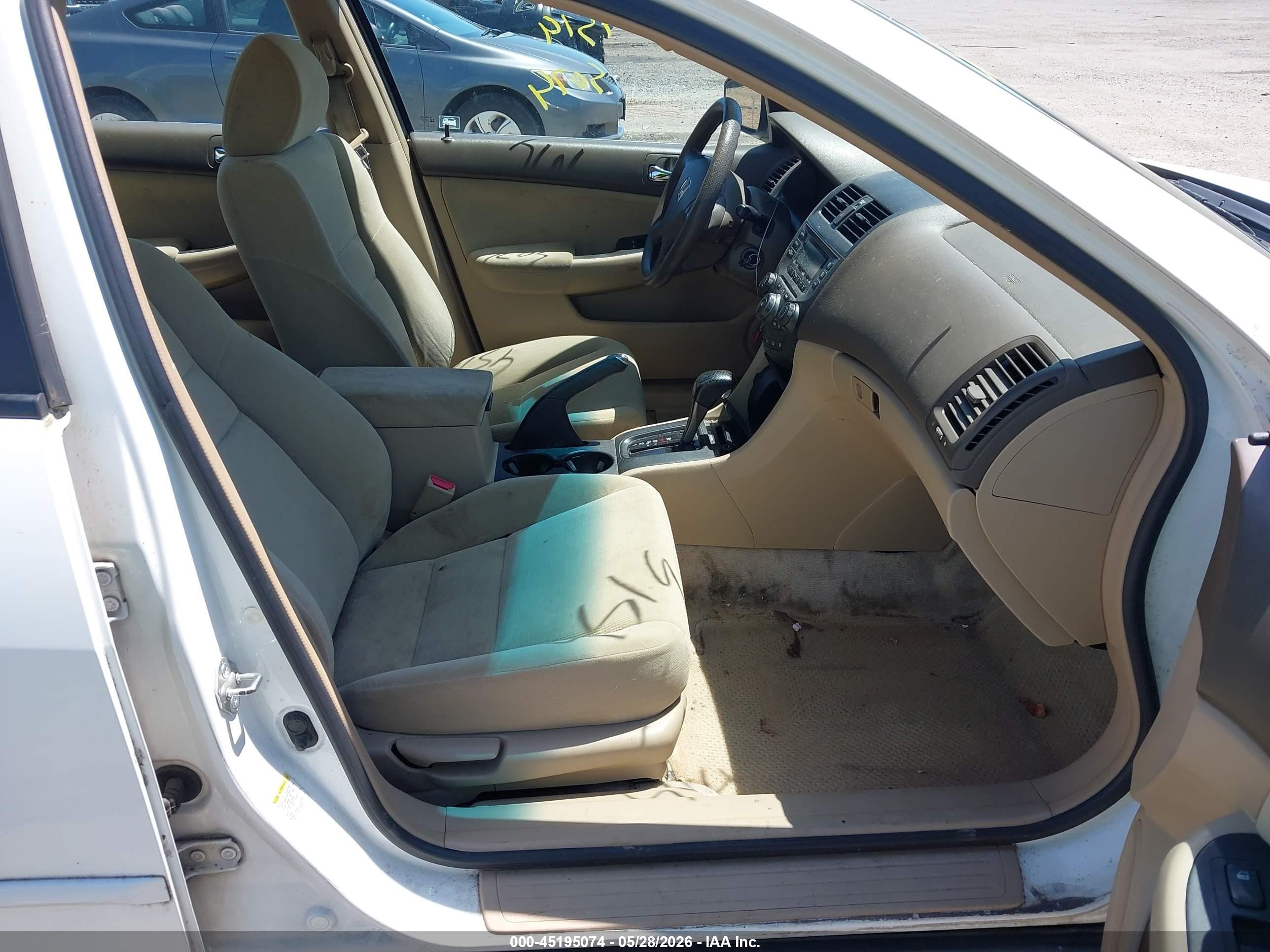 2006 Honda Accord 2.4 Vp White vin: 1HGCM561X6A001529