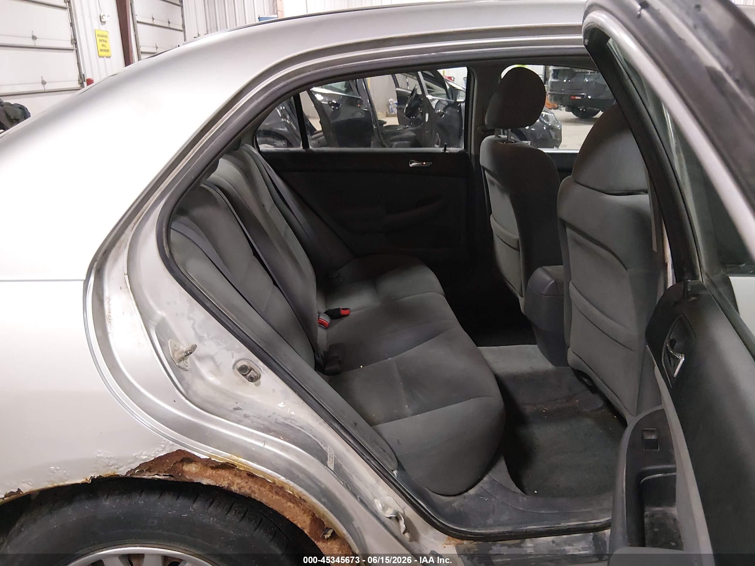 2007 Honda Accord 2.4 Vp Silver vin: 1HGCM561X7A225532