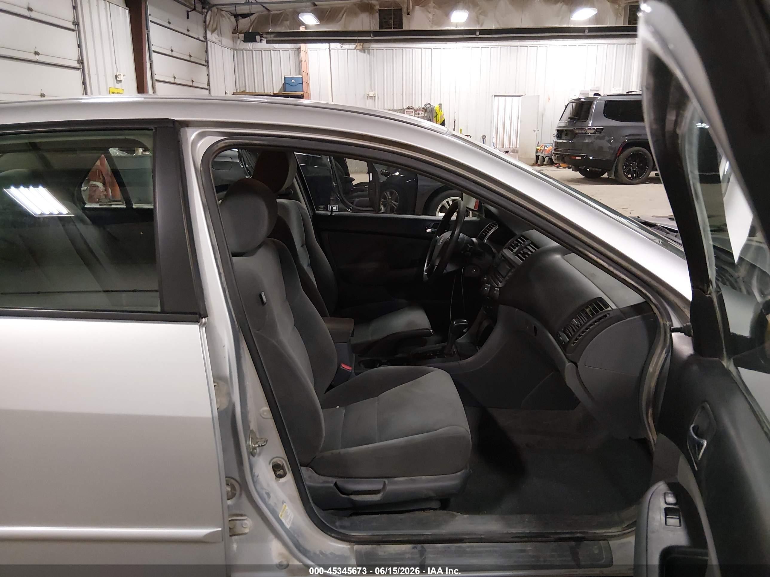 2007 Honda Accord 2.4 Vp Silver vin: 1HGCM561X7A225532