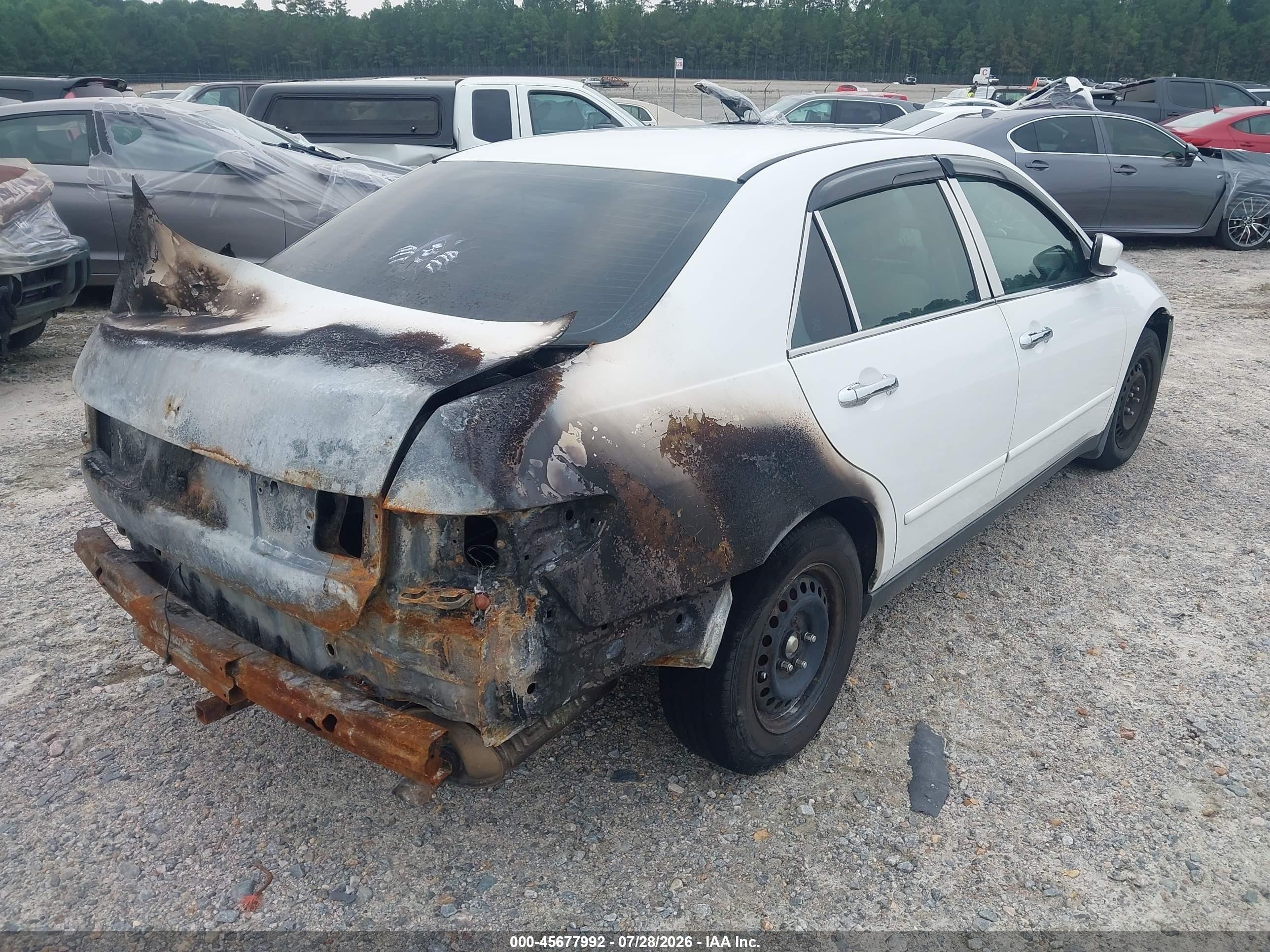 2004 Honda Accord 2.4 Lx White vin: 1HGCM56304A013980