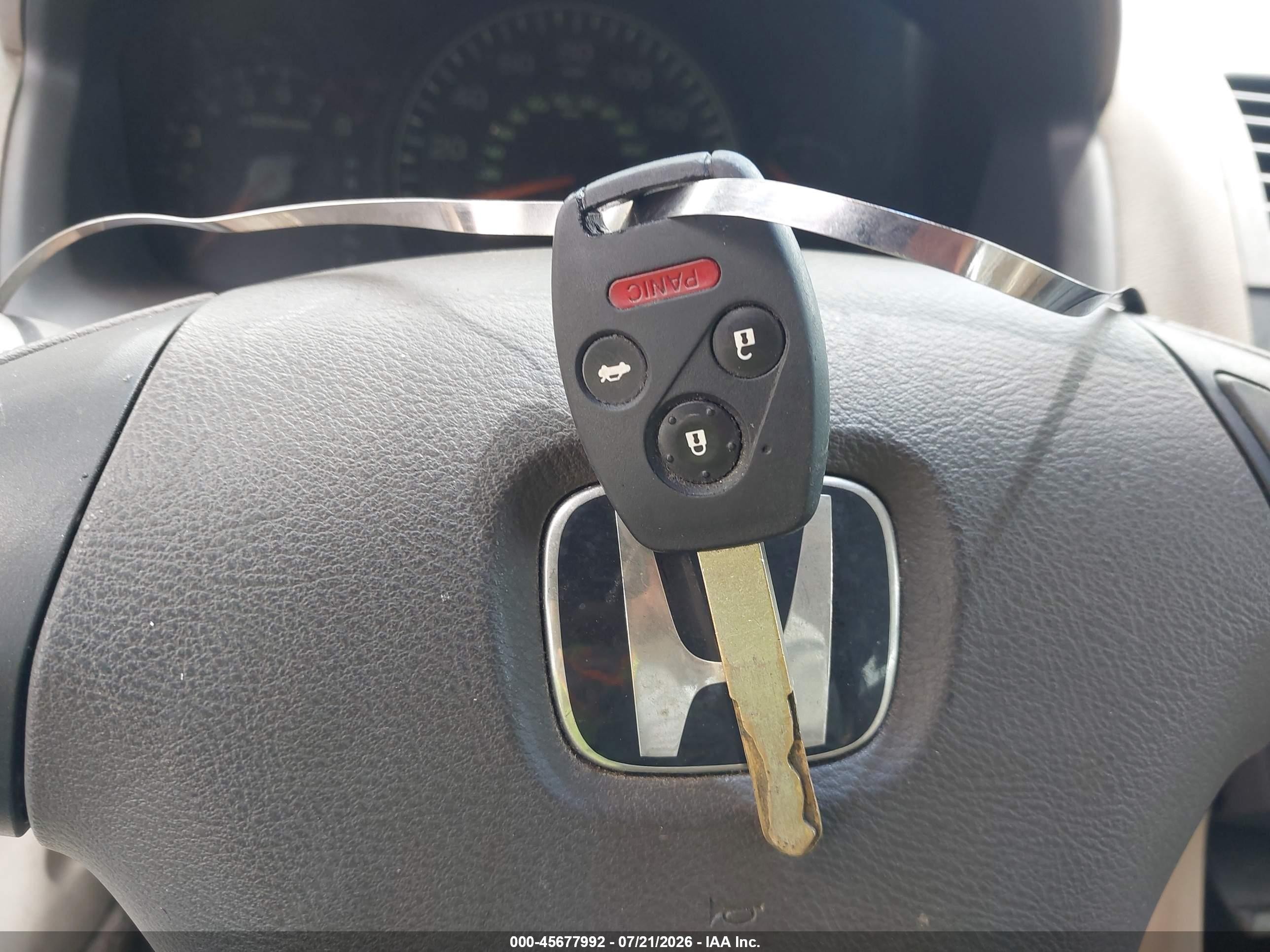 2004 Honda Accord 2.4 Lx White vin: 1HGCM56304A013980