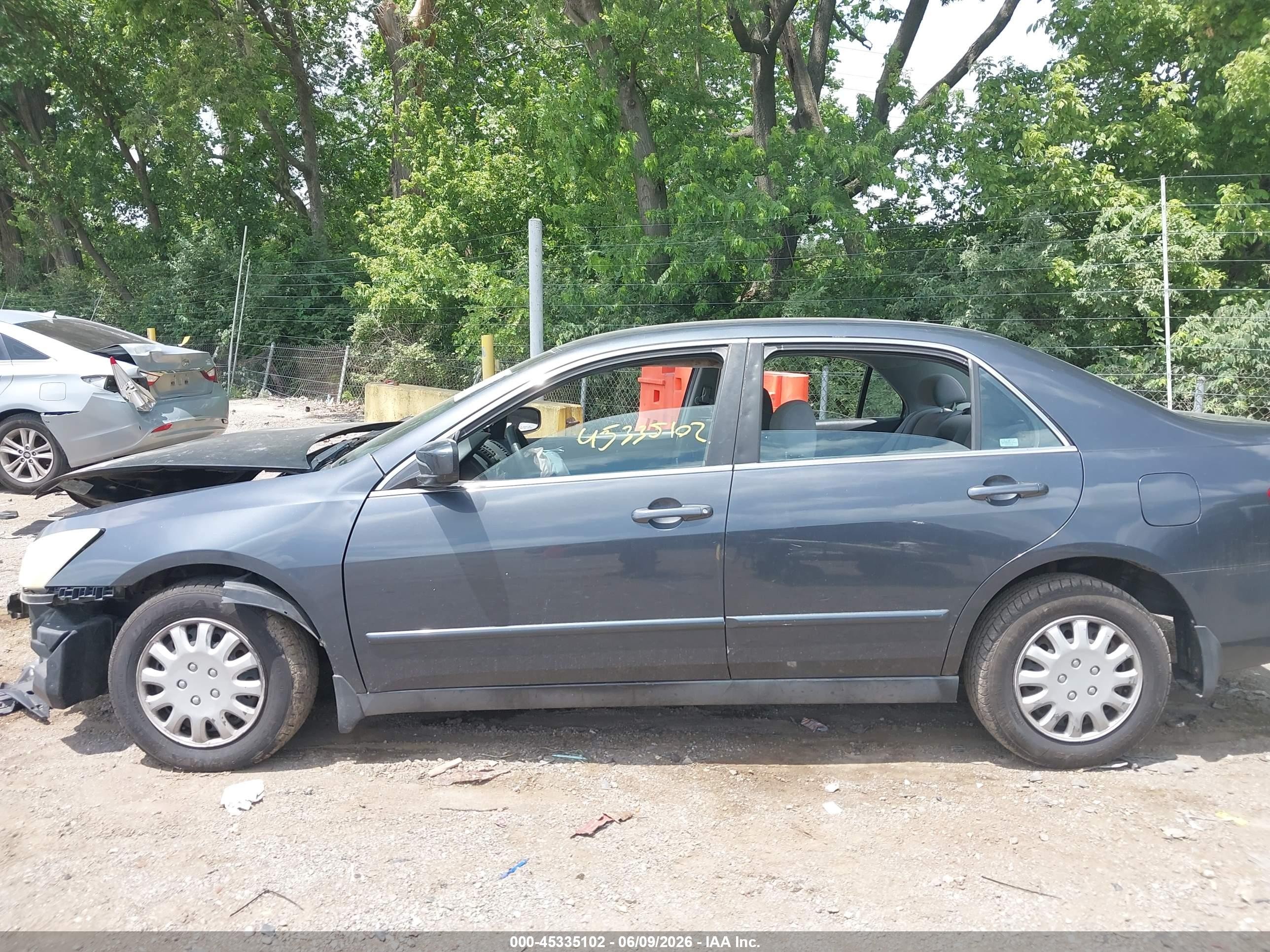 2004 Honda Accord 2.4 Lx Gray vin: 1HGCM56304A077422