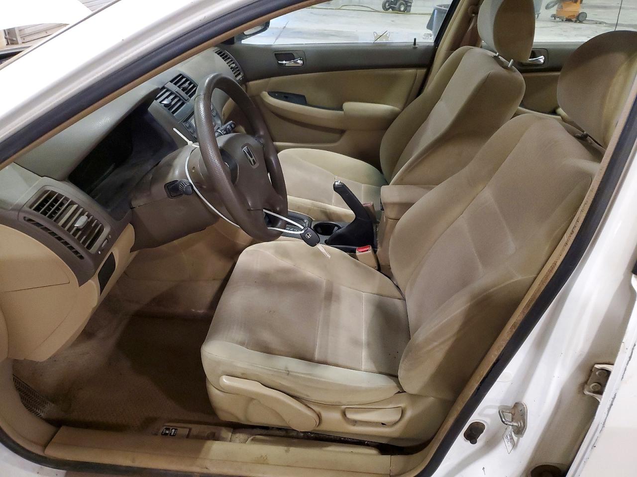 2003 Honda Accord Dx 25th Anniversary White vin: 1HGCM56313A128070