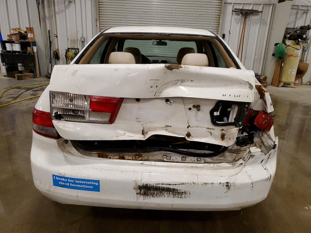 2003 Honda Accord Dx 25th Anniversary White vin: 1HGCM56313A128070