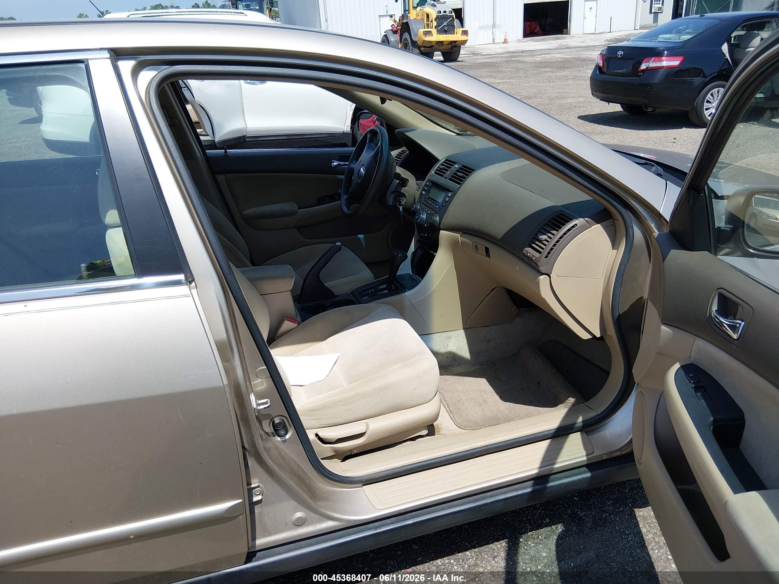 2004 Honda Accord 2.4 Lx Желто-коричневый vin: 1HGCM56314A016273
