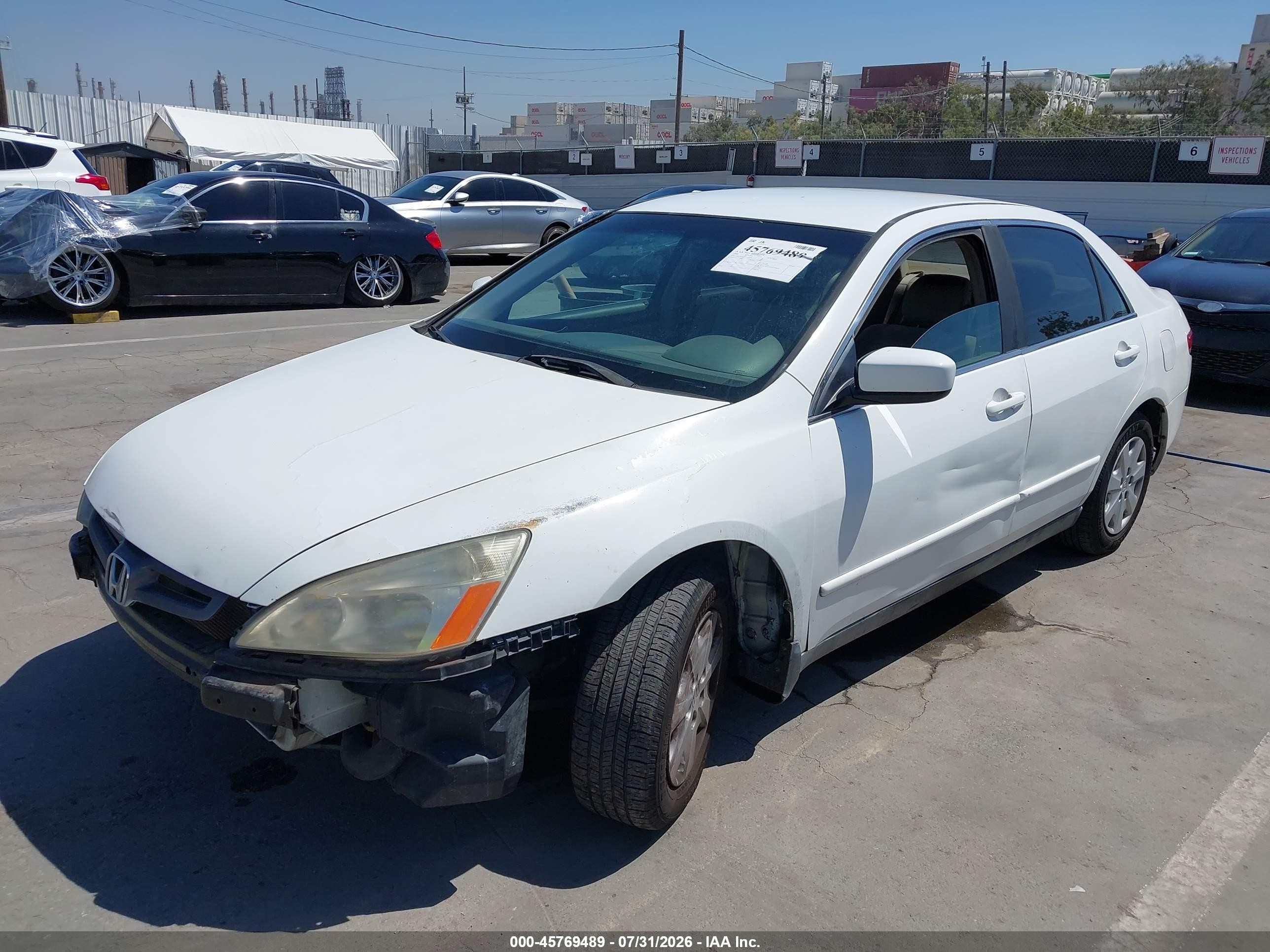 2004 Honda Accord 2.4 Lx Белый vin: 1HGCM56324A111554