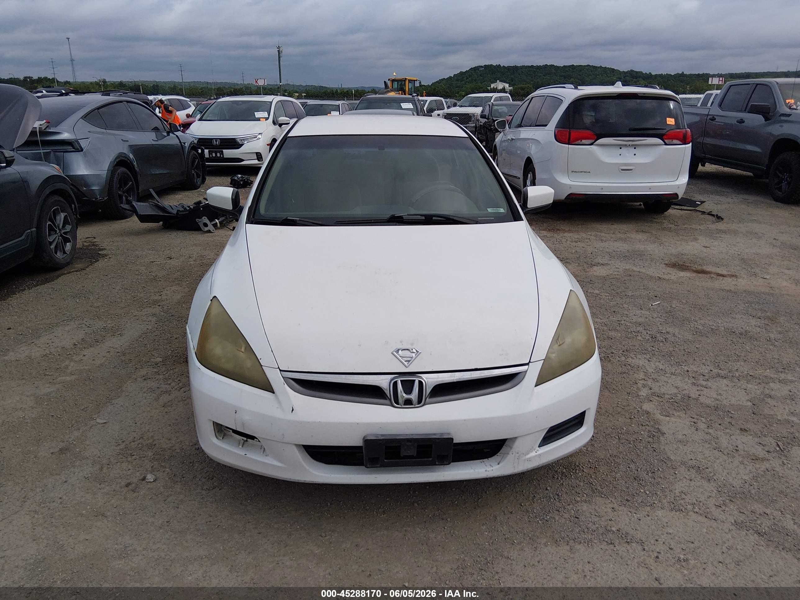 2007 Honda Accord 2.4 Se Белый vin: 1HGCM56327A131064