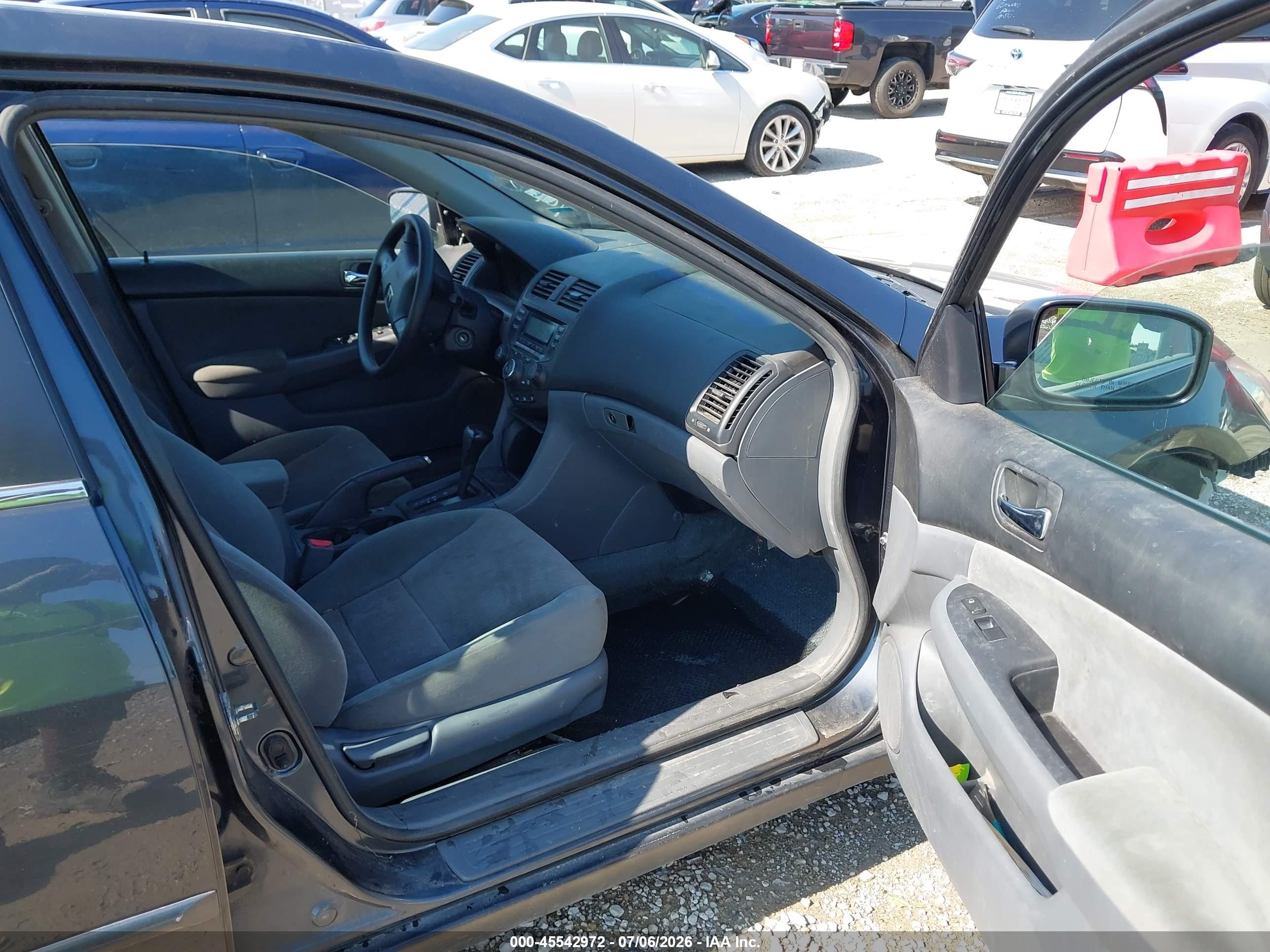 2003 Honda Accord Sdn Lx Gray vin: 1HGCM56333A145212