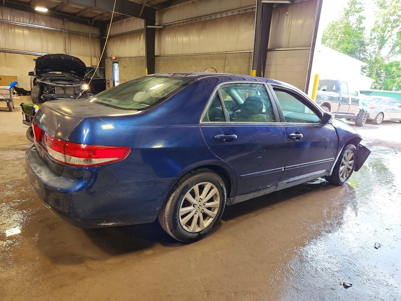 2004 Honda Accord Lx Blue vin: 1HGCM56334A134616