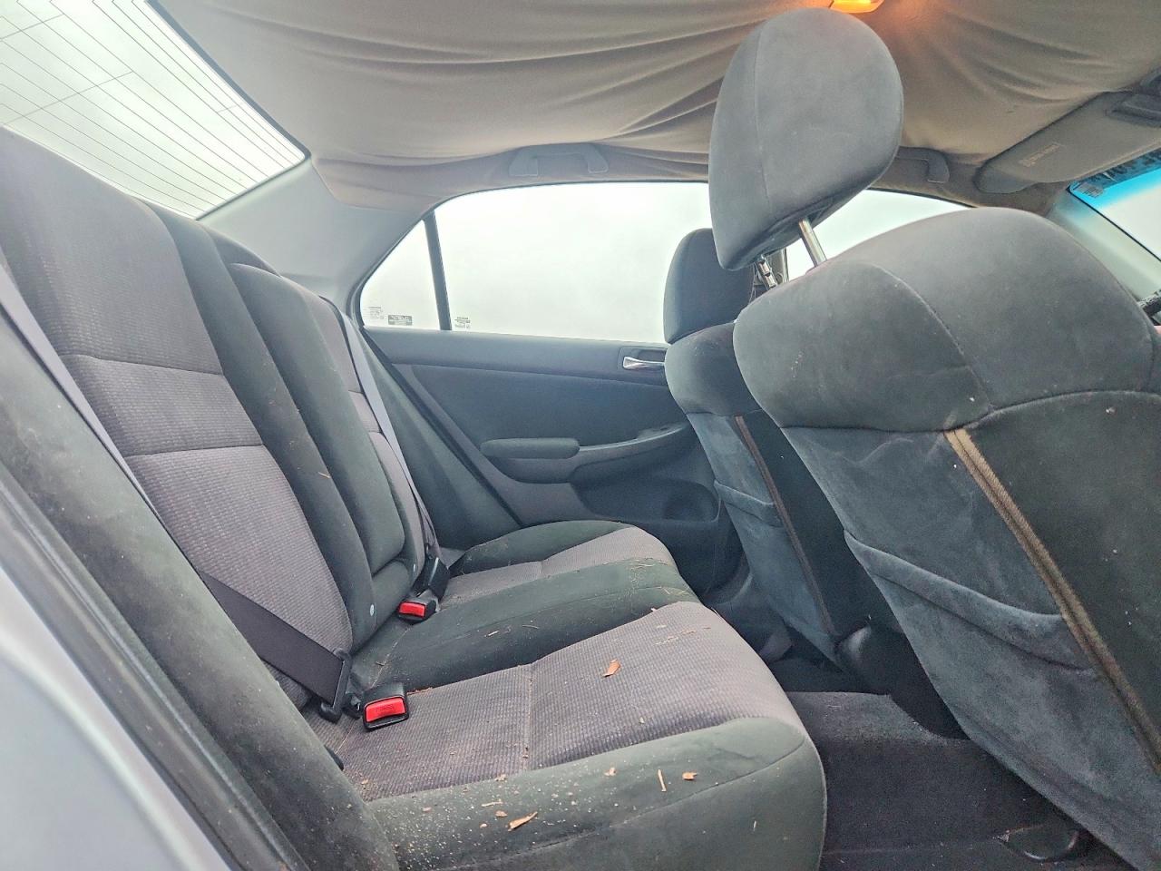 2004 Honda Accord Lx Silver vin: 1HGCM56334A148533