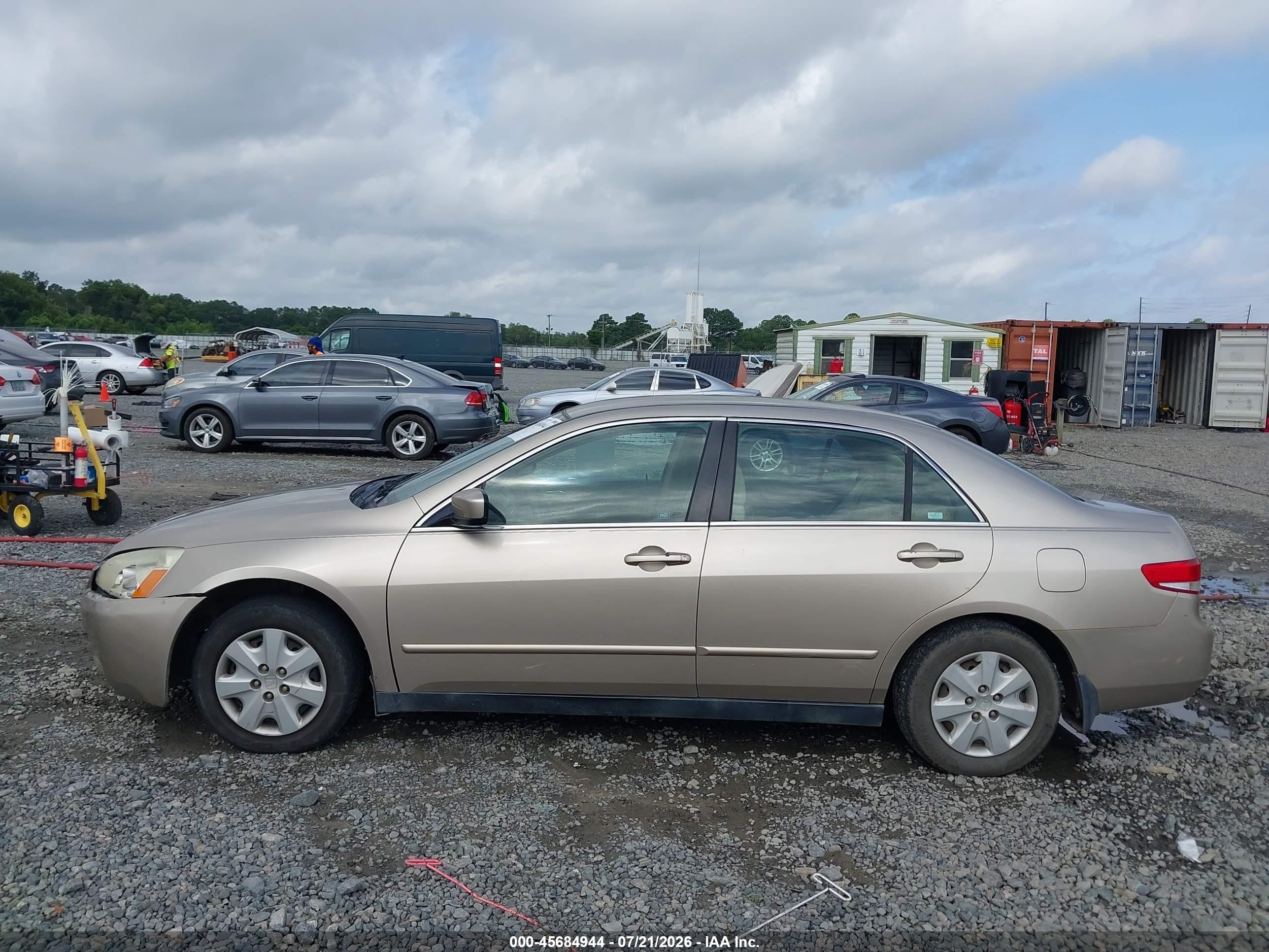 2003 Honda Accord Sdn Lx Gold vin: 1HGCM56343A019358