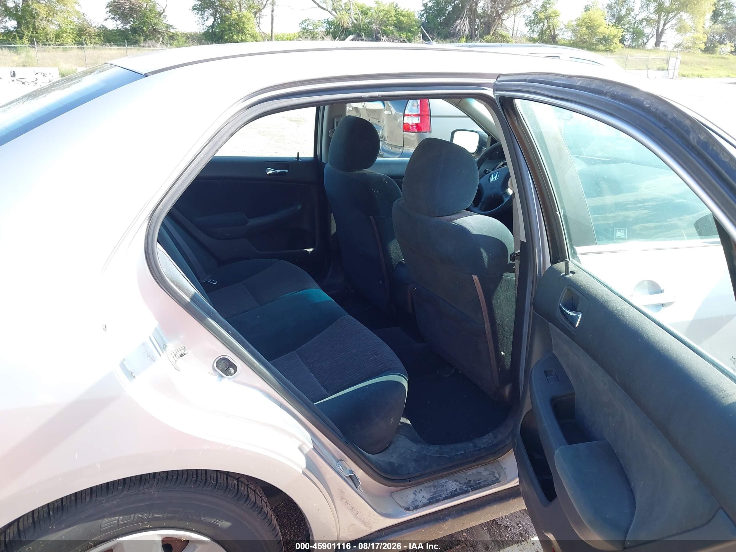 2003 Honda Accord 2.4 Lx Серебряный vin: 1HGCM56343A039397
