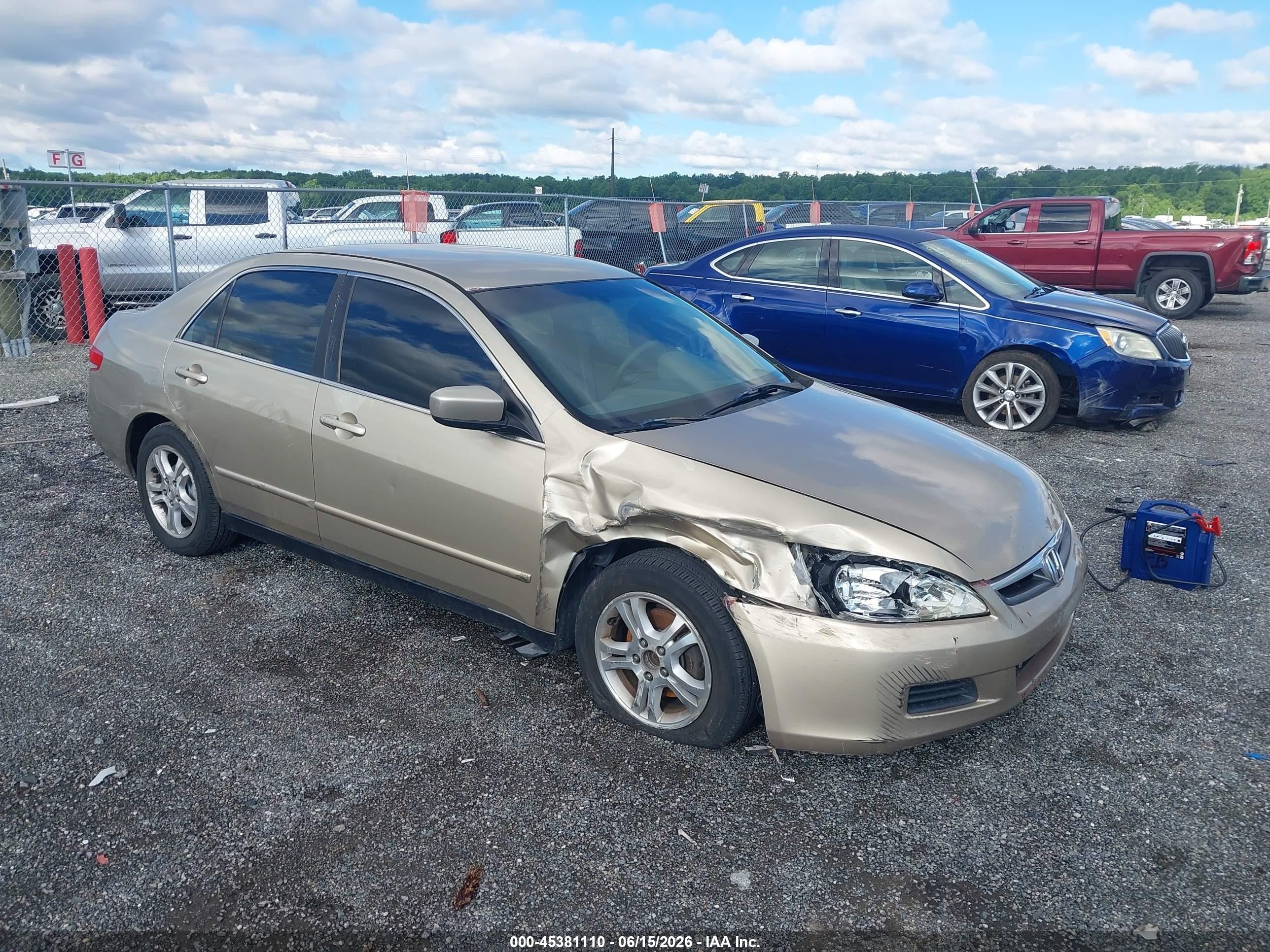 2003 Honda Accord 2.4 Lx Золотой vin: 1HGCM56343A079432