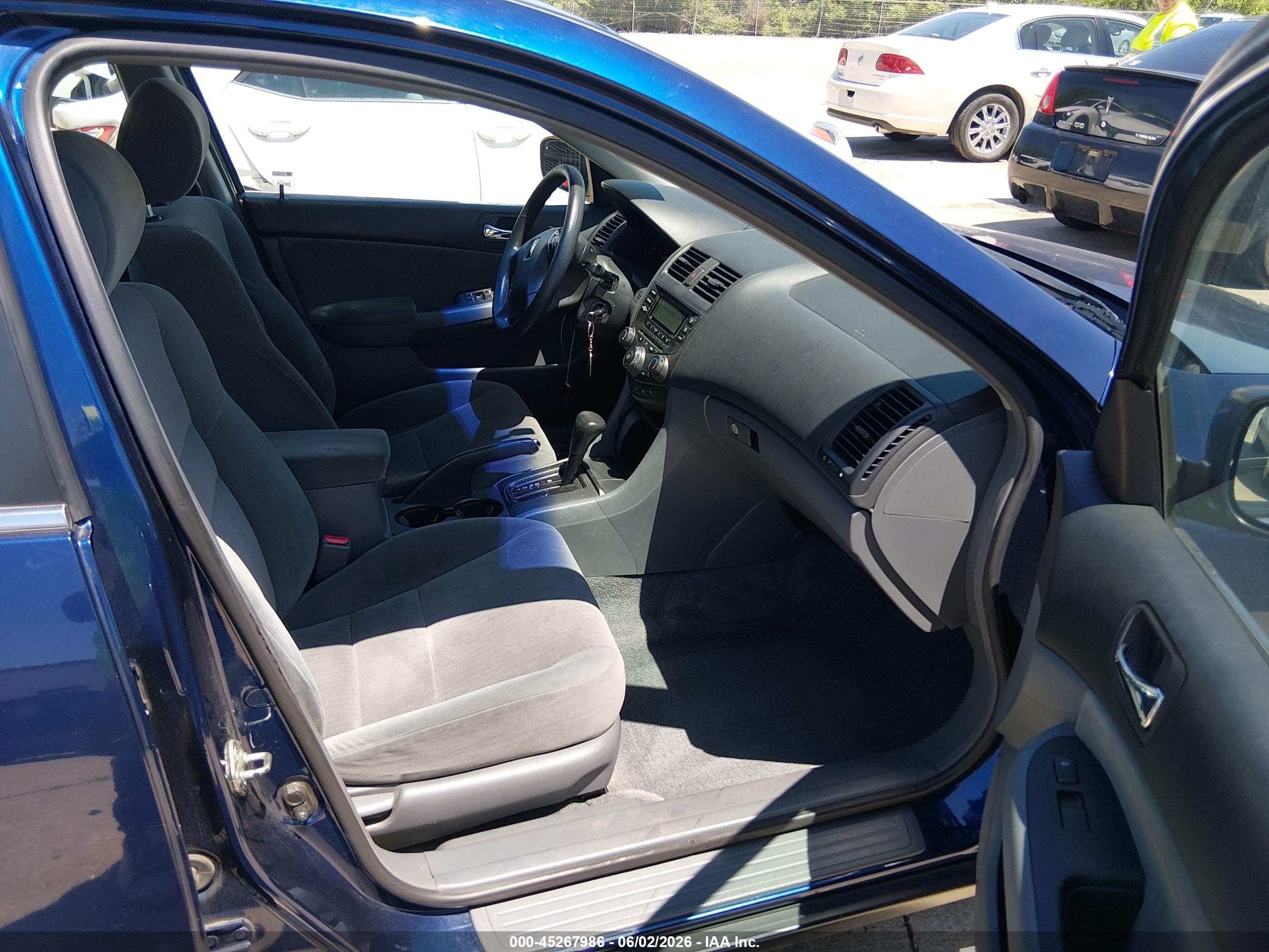 2003 Honda Accord 2.4 Lx Blue vin: 1HGCM56343A124899