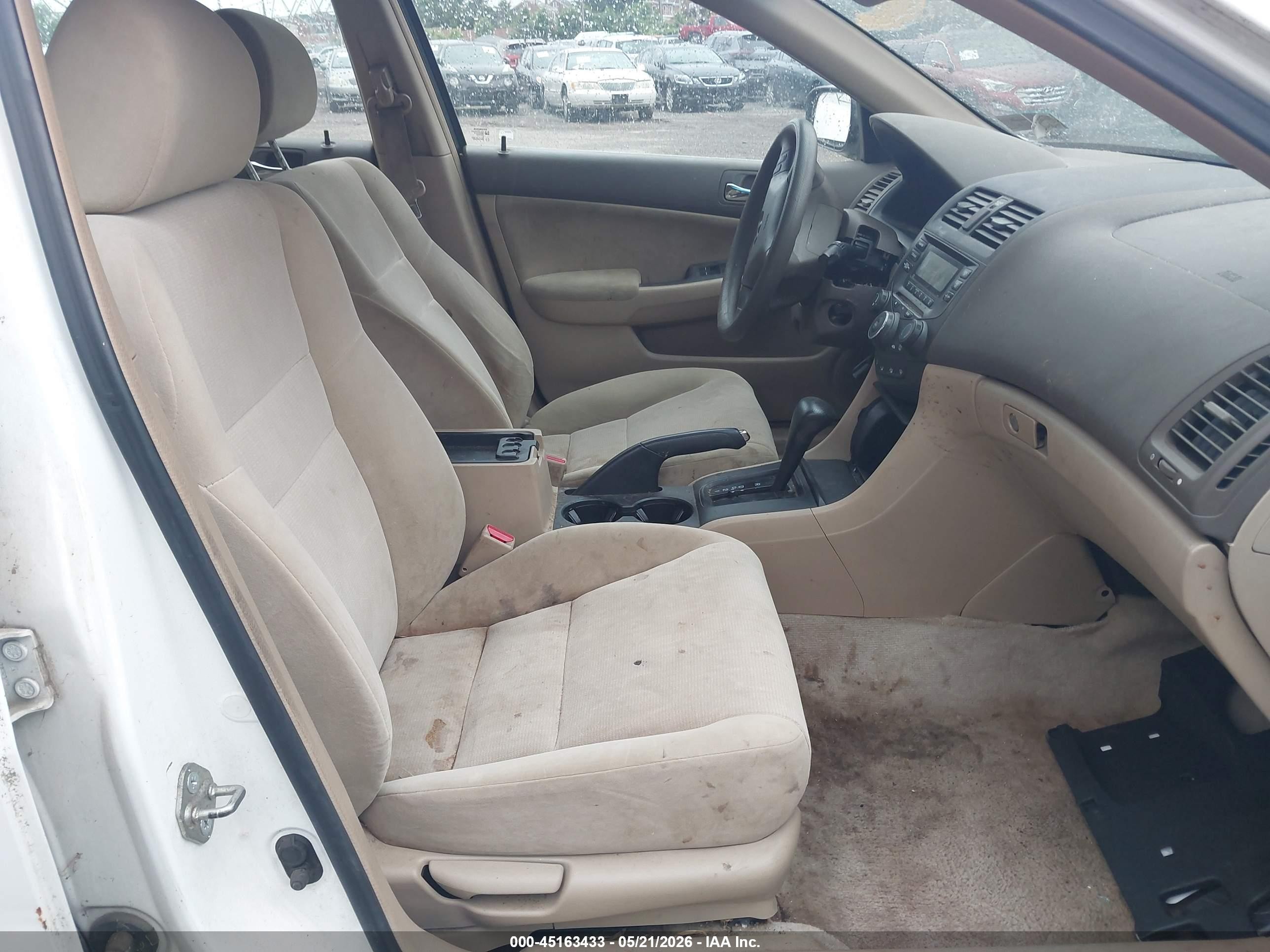 2004 Honda Accord 2.4 Lx White vin: 1HGCM56344A168063