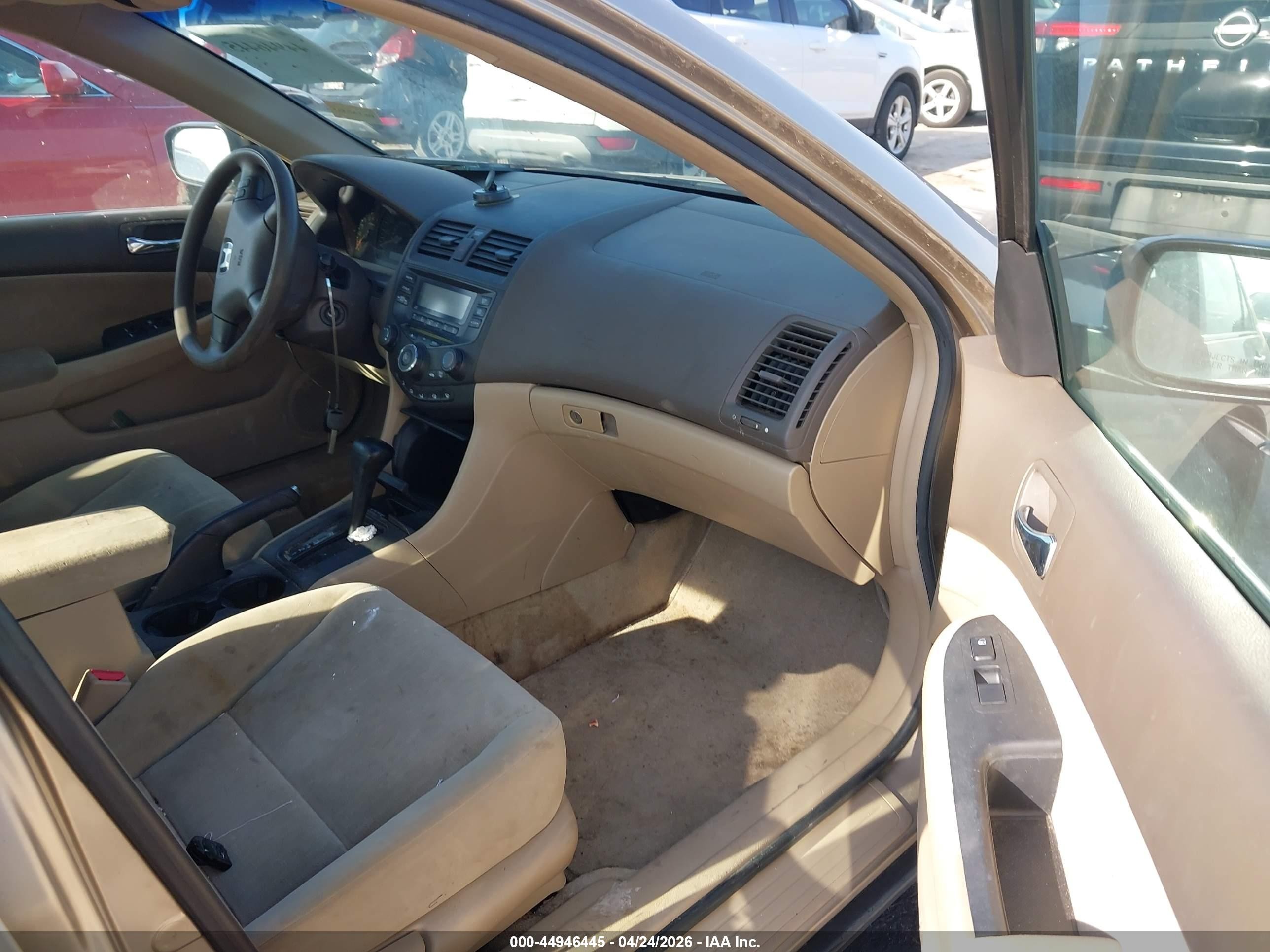 2004 Honda Accord 2.4 Lx Золотой vin: 1HGCM56344A177734